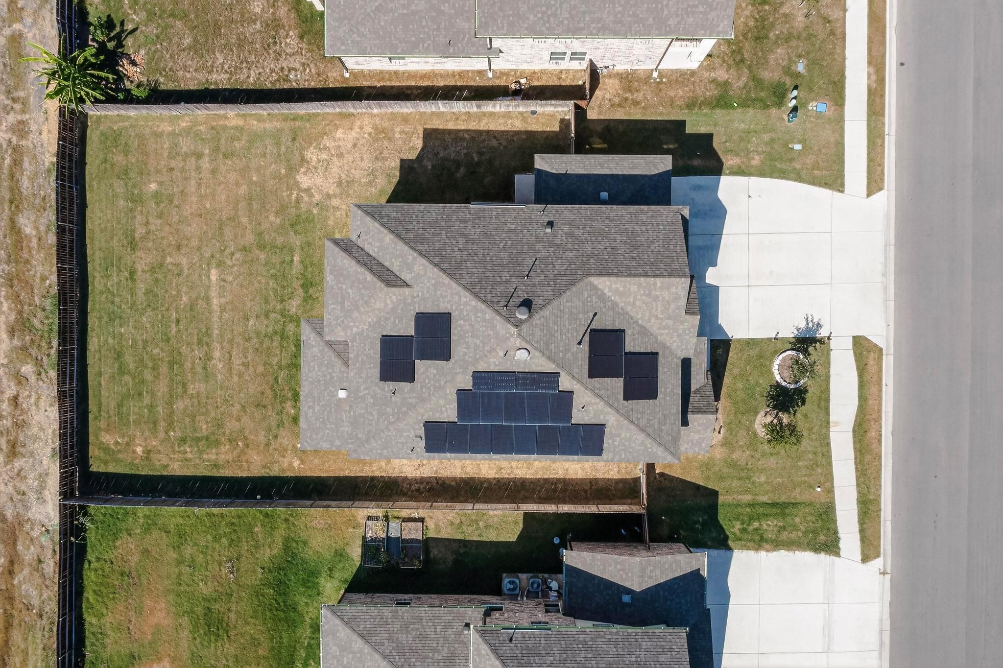 Image 30 of 33 For 3830 Riardo Dr