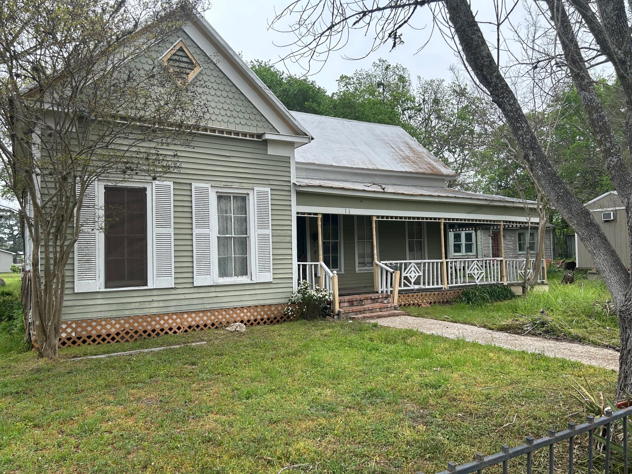 Details for 211, 205, 206 Thigpen St, Carmine, TX 78932