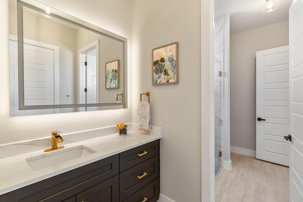 Image 24 of 40 For 2415 Comal Springs