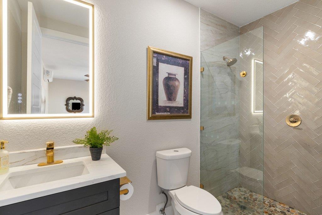 Image 30 of 40 For 2415 Comal Springs