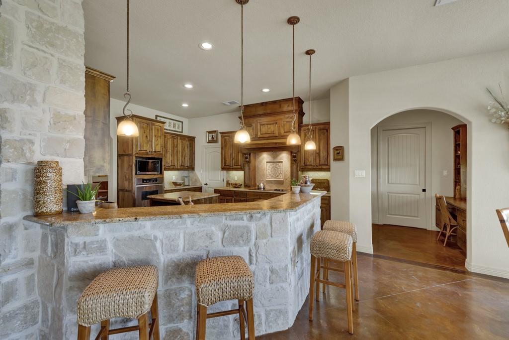 Image 10 of 39 For 807 Lake Island Dr