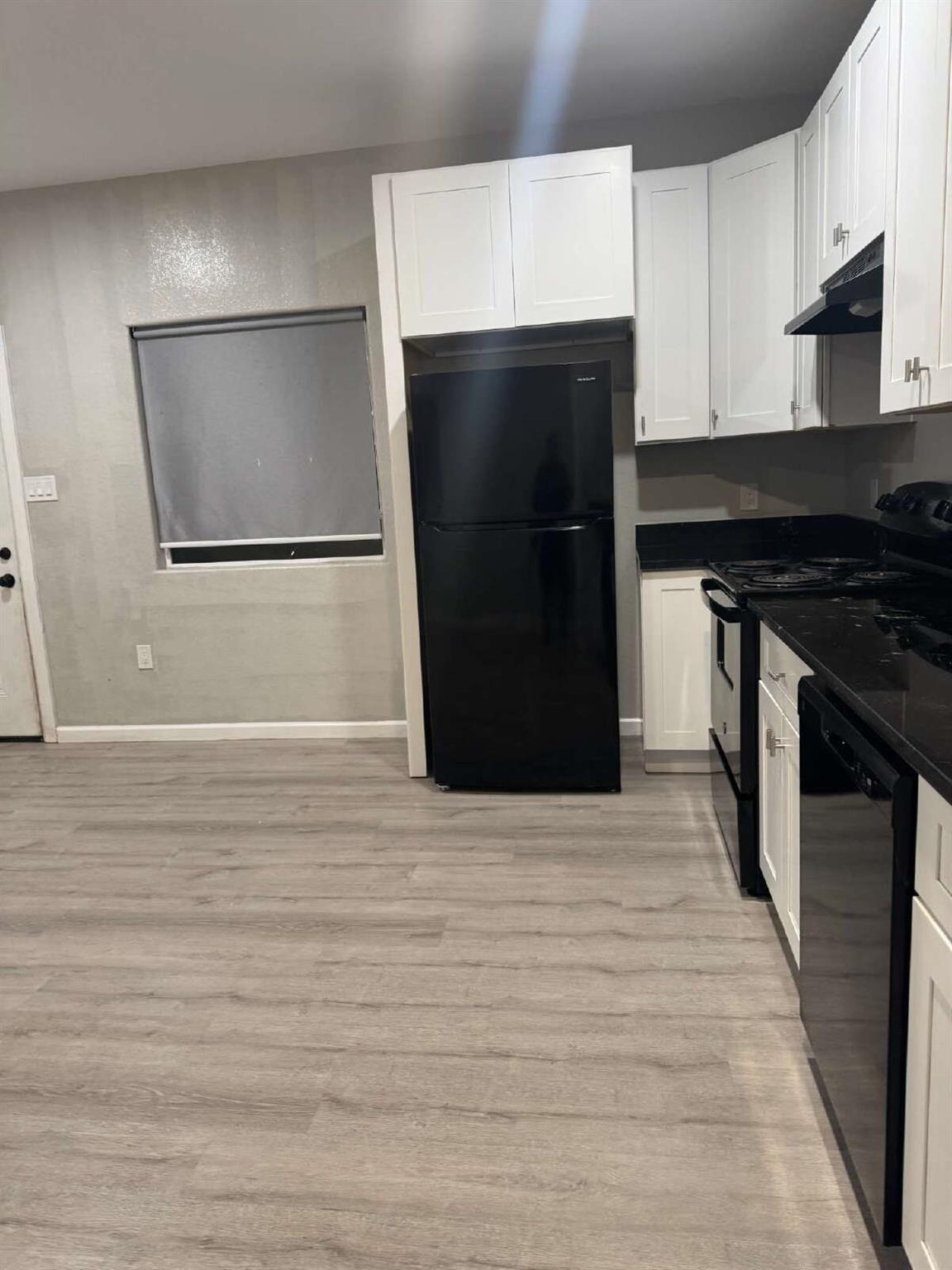 Image 4 of 16 For 2902 Laredo St 2