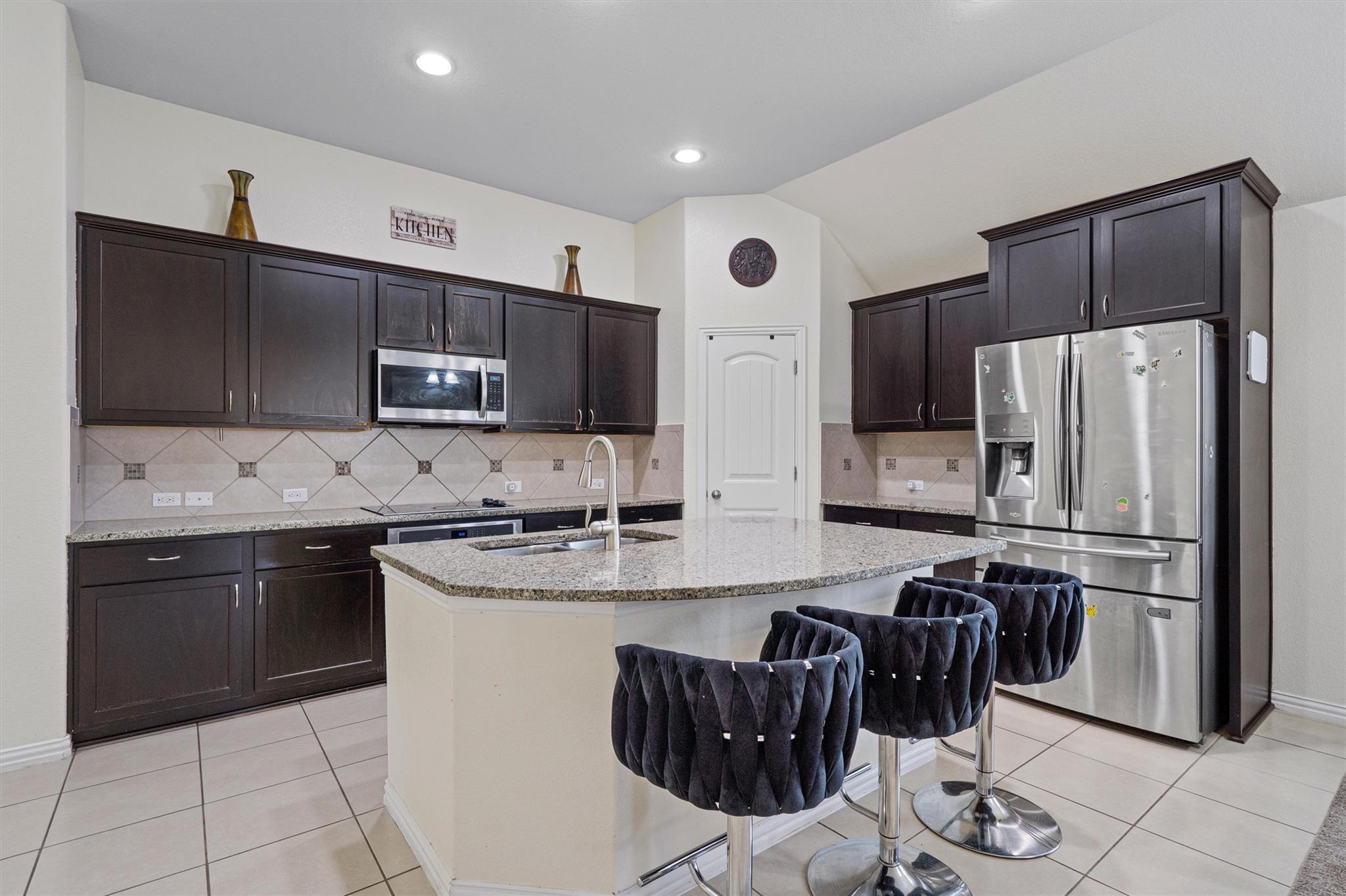 Image 13 of 40 For 804 Farm House Dr