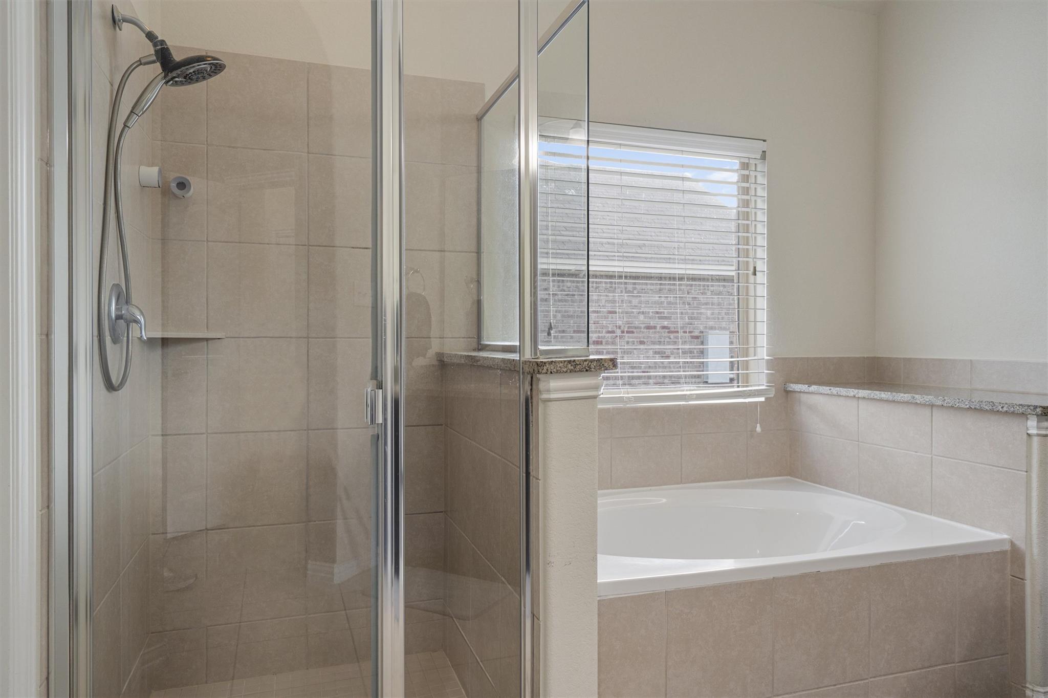 Image 25 of 40 For 804 Farm House Dr