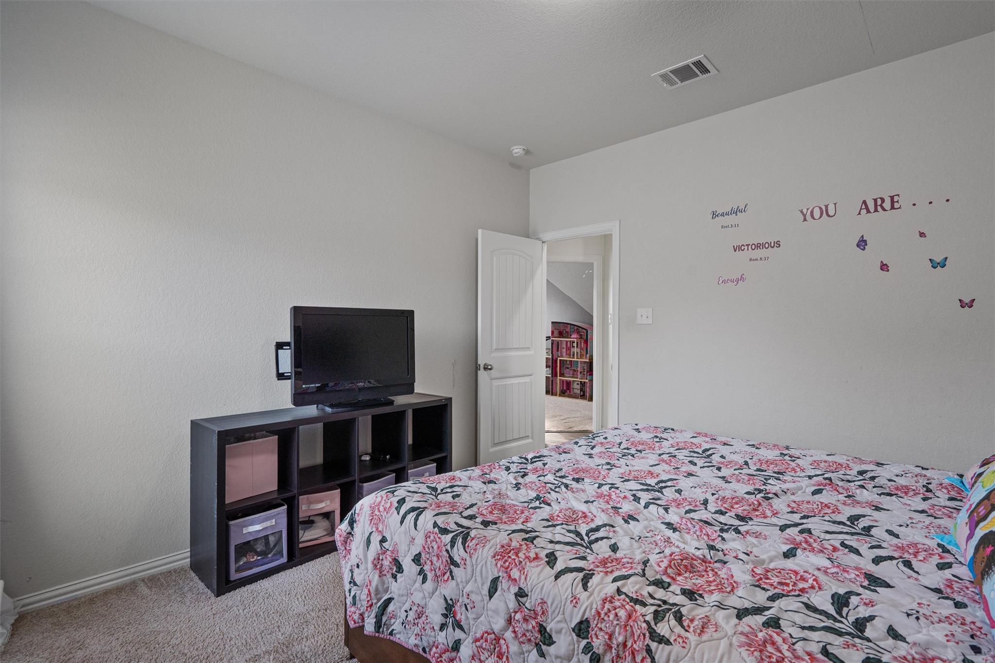 Image 29 of 40 For 804 Farm House Dr