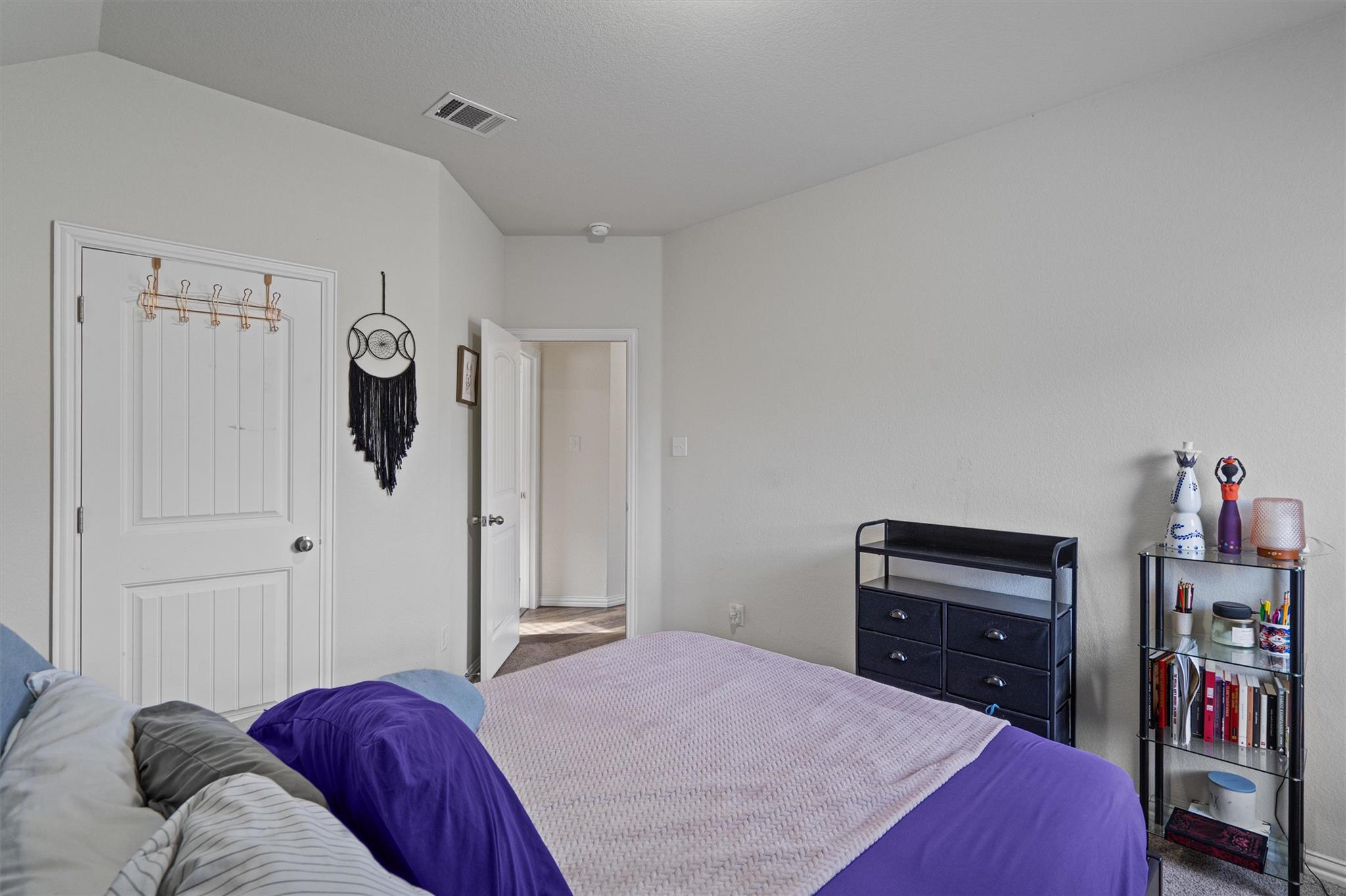 Image 31 of 40 For 804 Farm House Dr