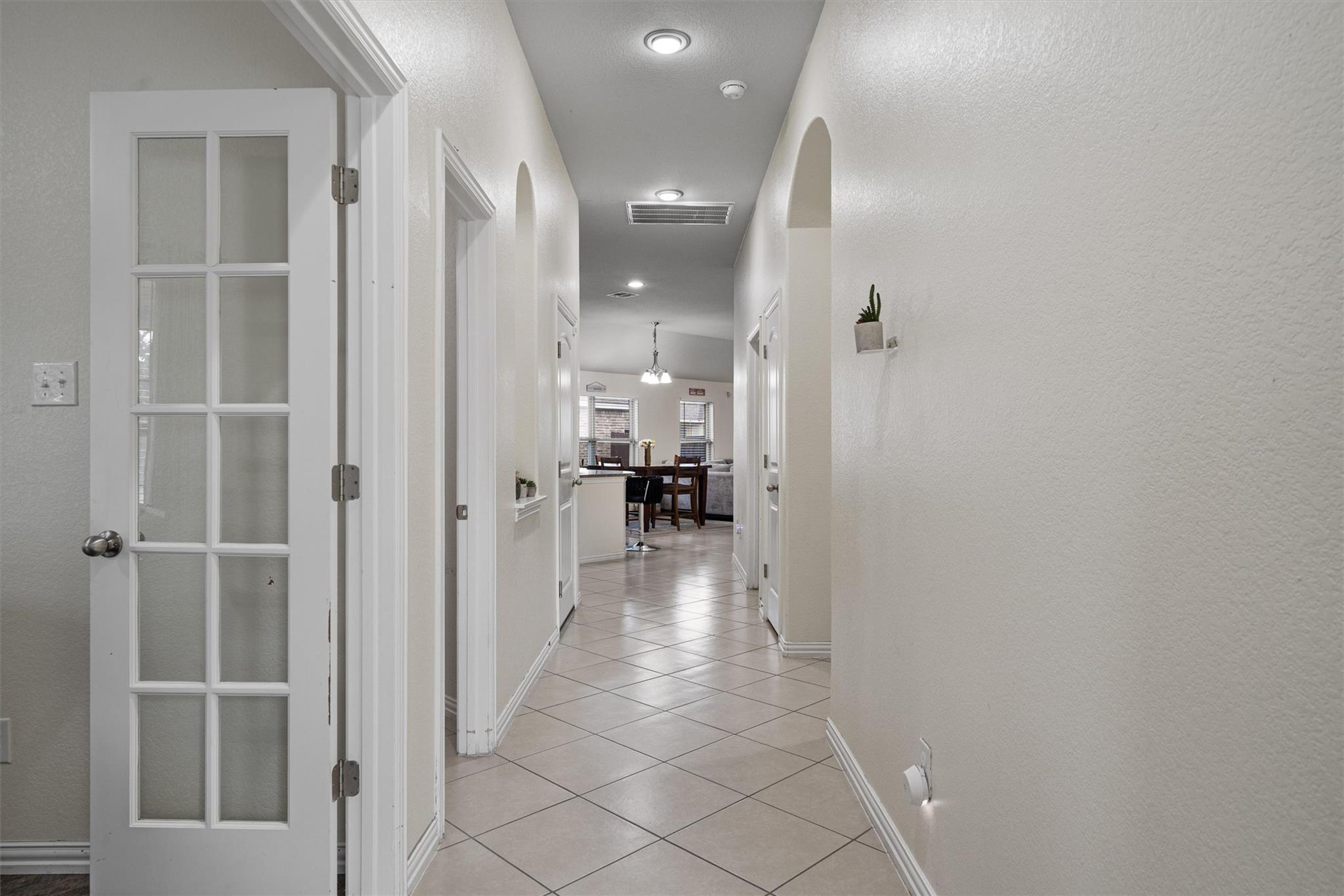 Image 8 of 40 For 804 Farm House Dr