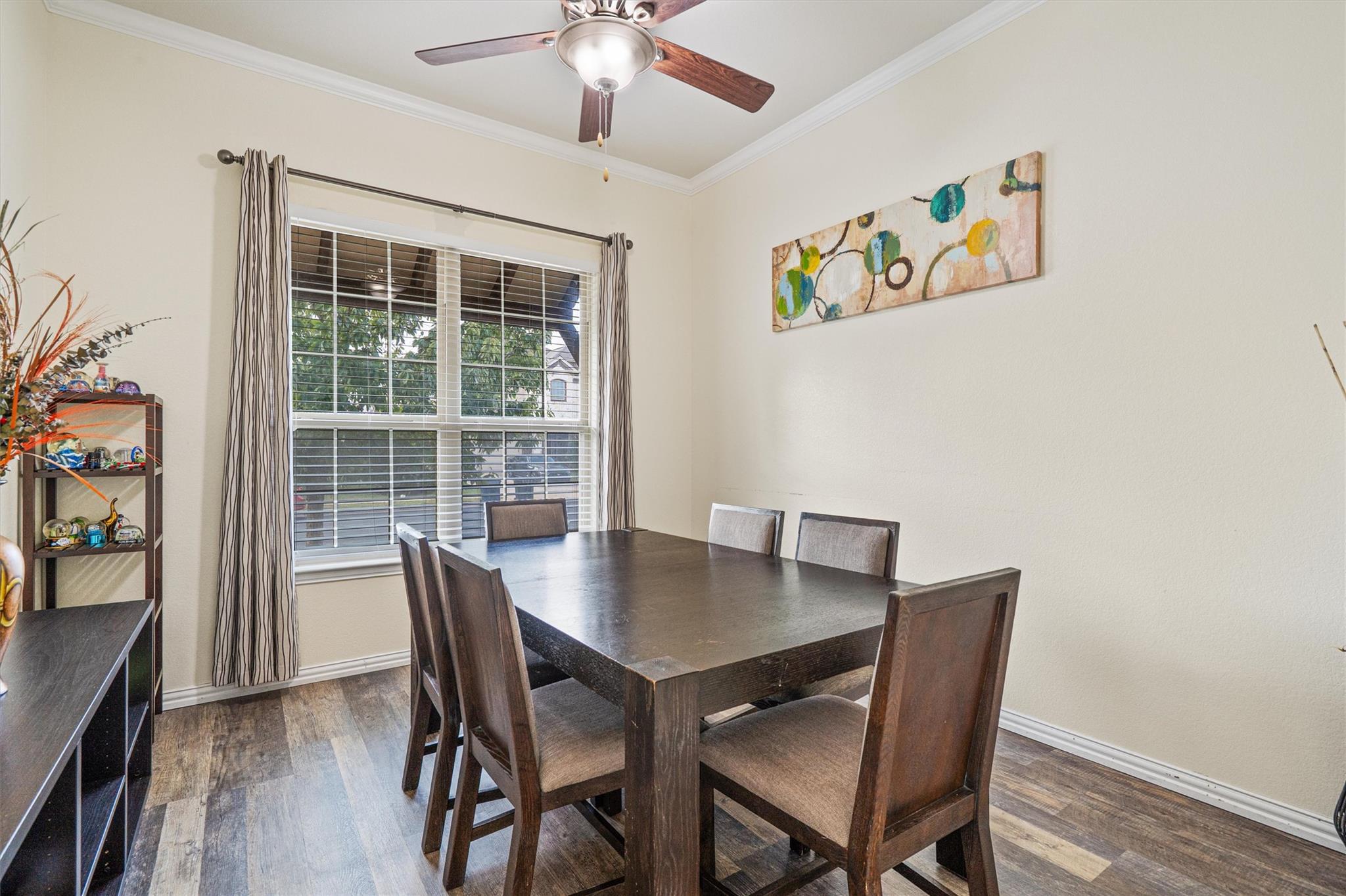 Image 9 of 40 For 804 Farm House Dr