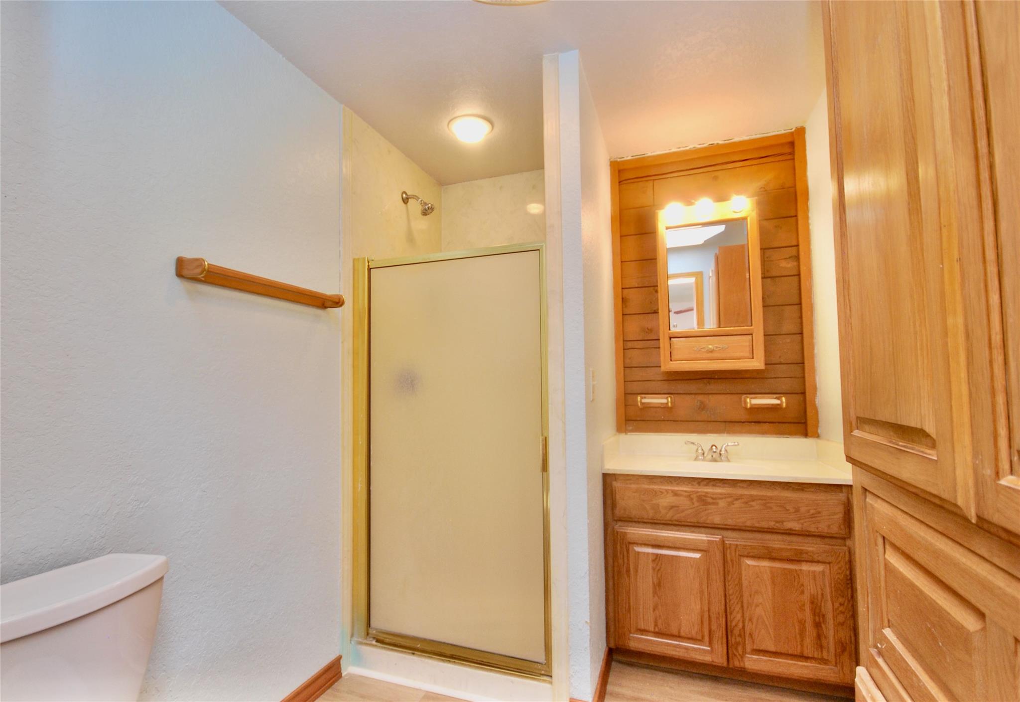 Image 18 of 39 For 2725 Old Lehmann Rd