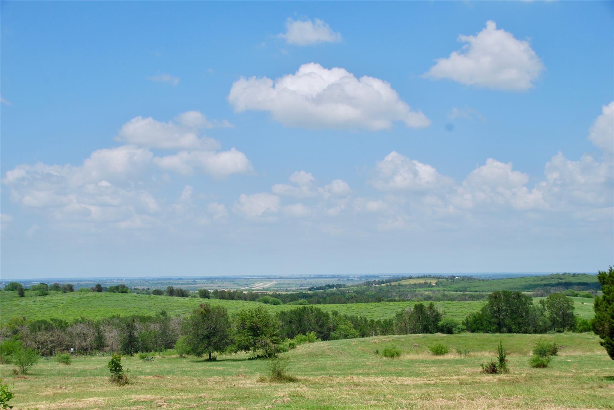 Image 4 of 39 For 2725 Old Lehmann Rd