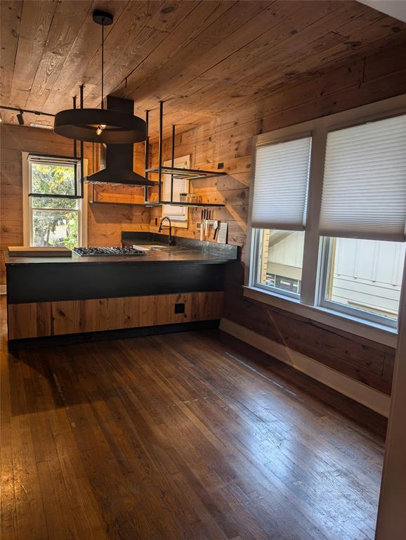 Image 5 of 11 For 1907 38th St A