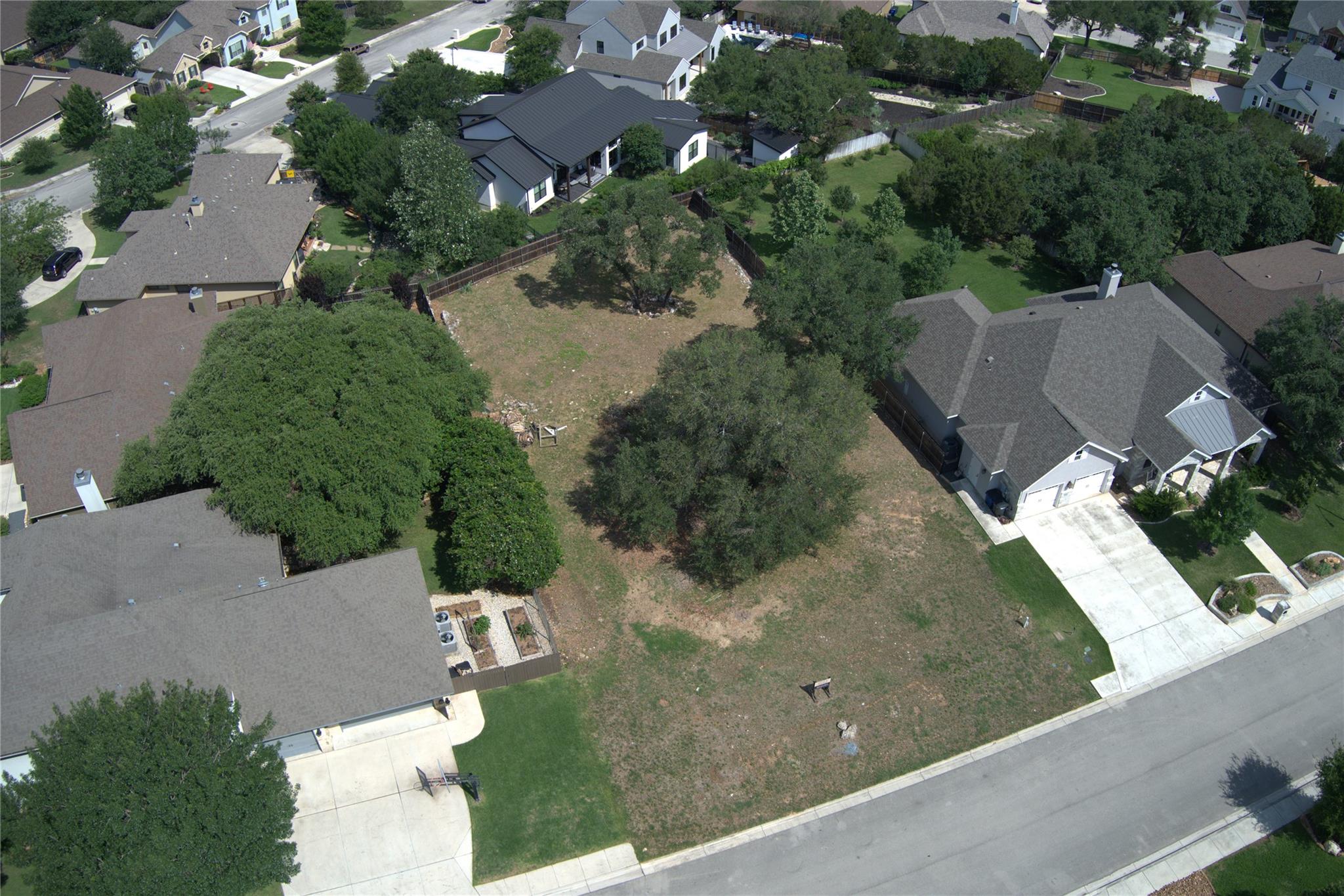 Image 3 of 17 For 645 Acorn Drive Dr