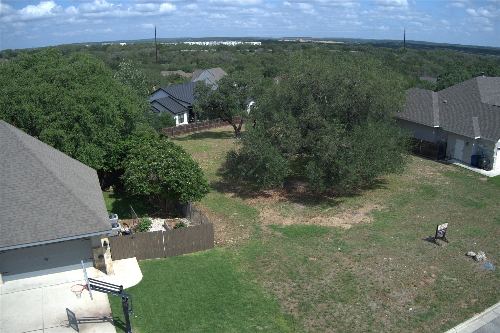 Image 7 of 17 For 645 Acorn Drive Dr