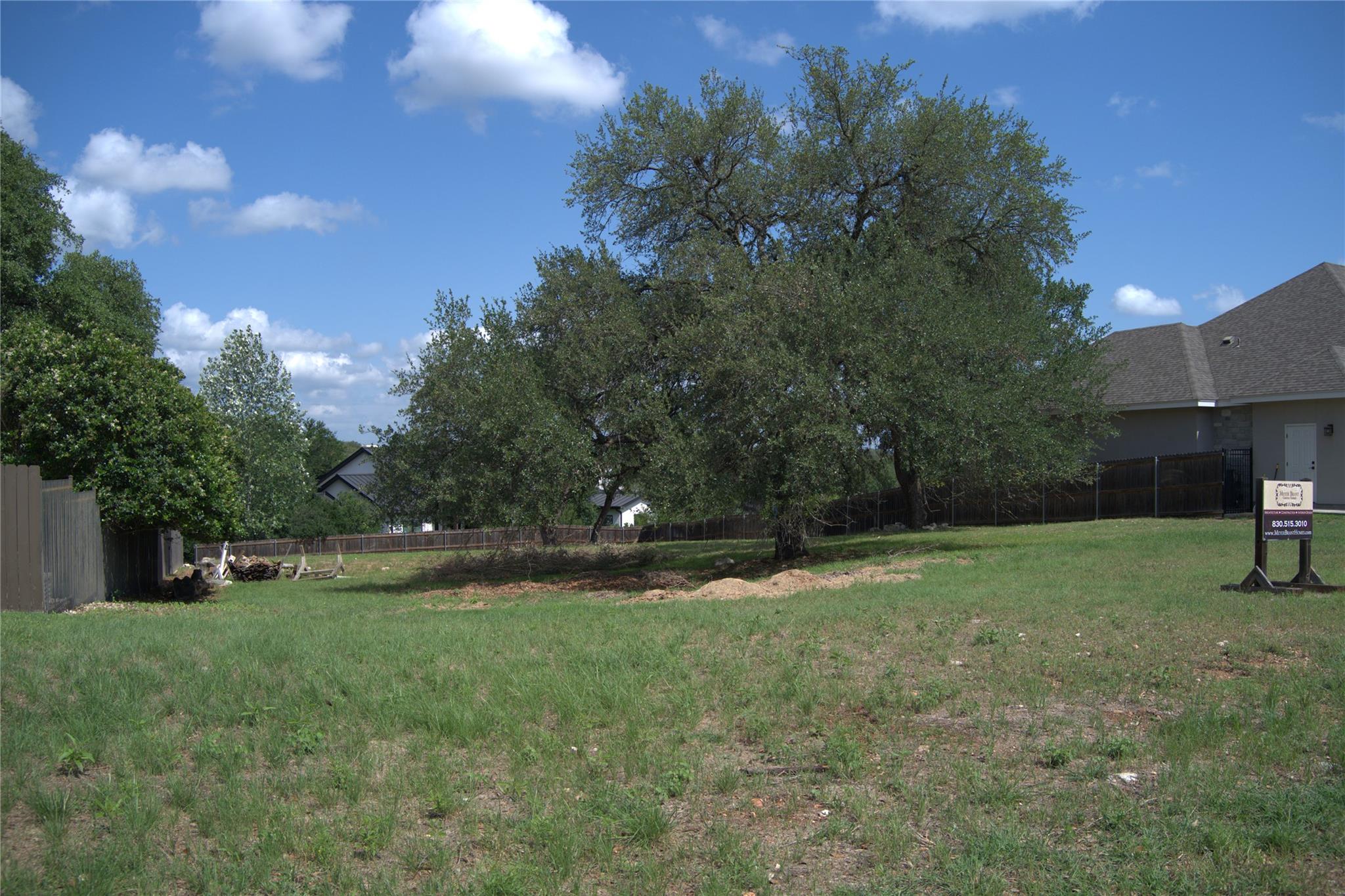 Image 8 of 17 For 645 Acorn Drive Dr