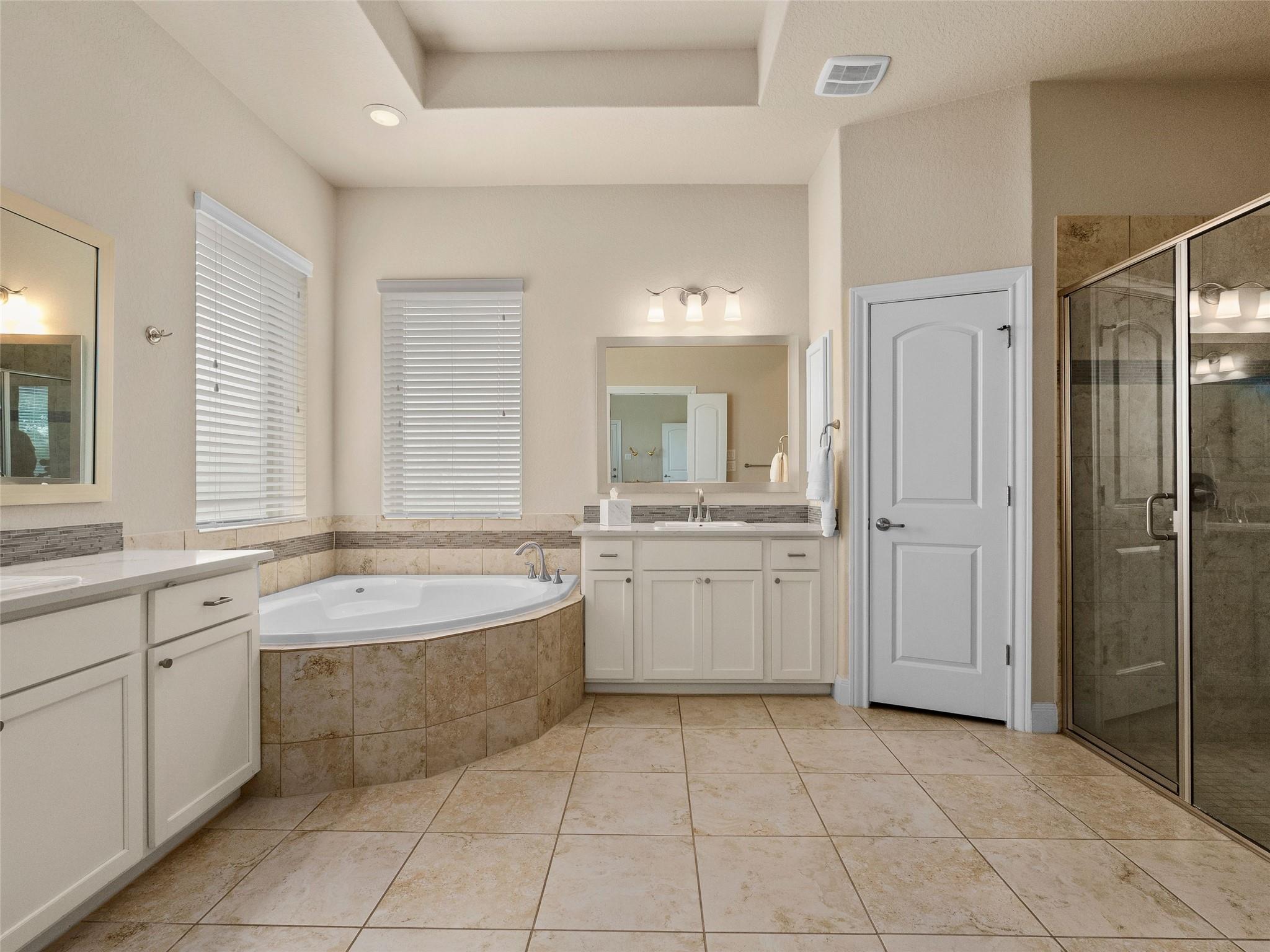 Image 18 of 40 For 18003 Resort Vw