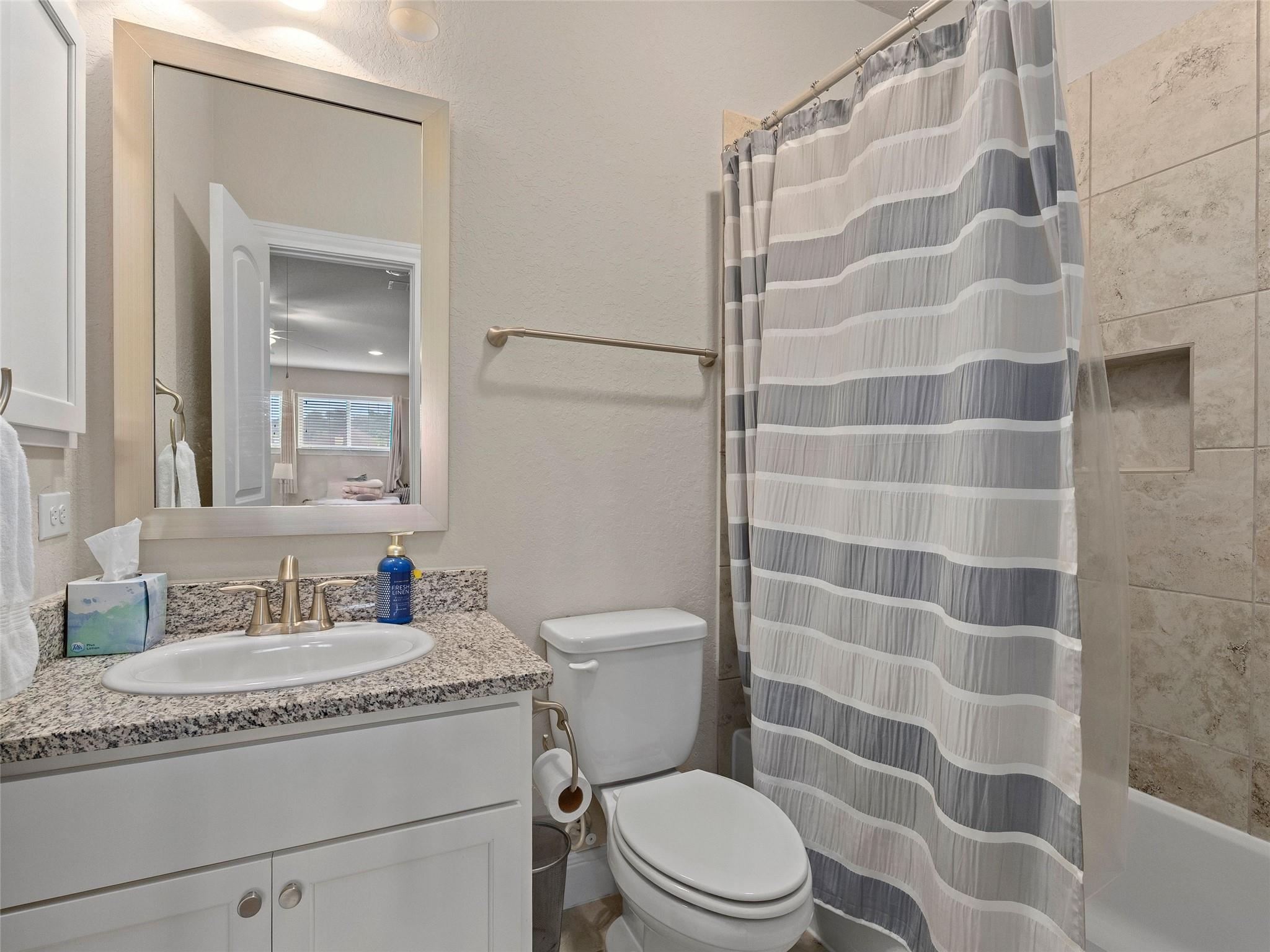 Image 22 of 40 For 18003 Resort Vw