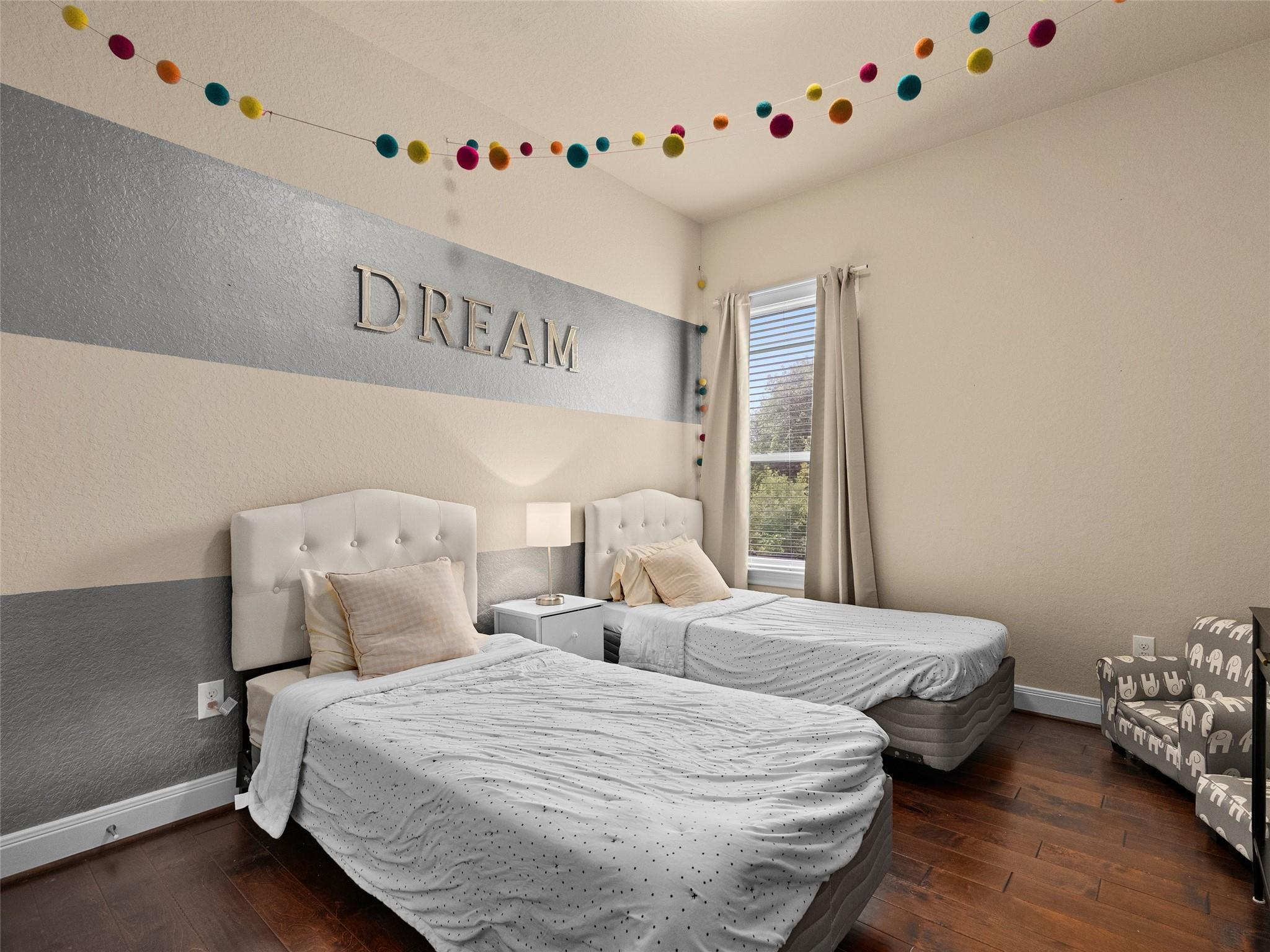 Image 24 of 40 For 18003 Resort Vw