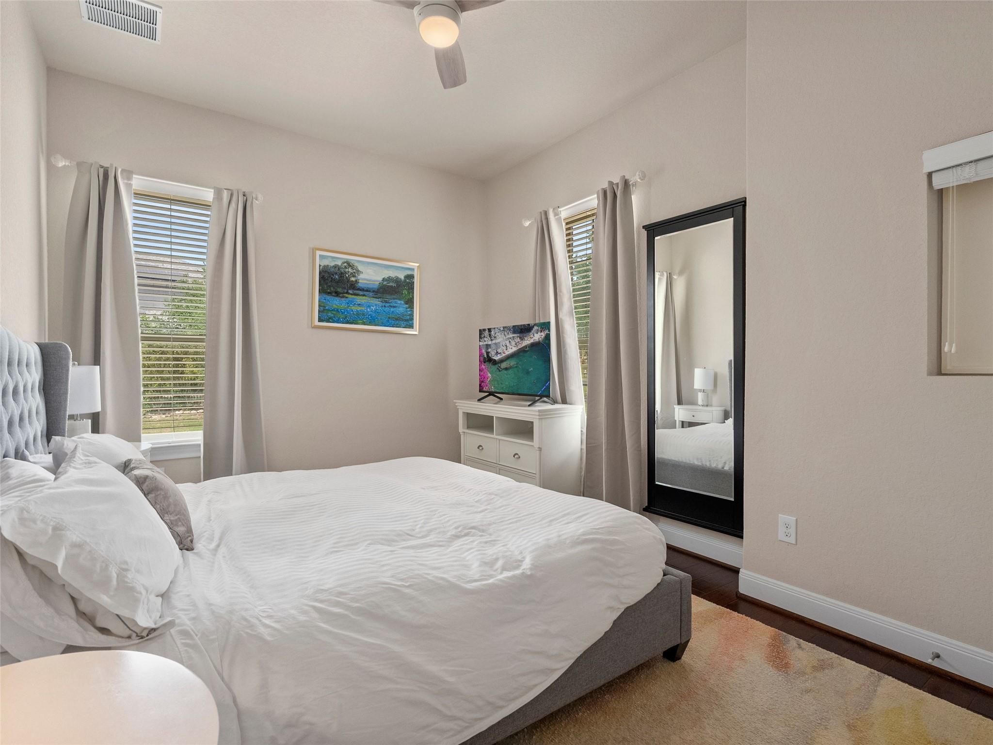 Image 26 of 40 For 18003 Resort Vw