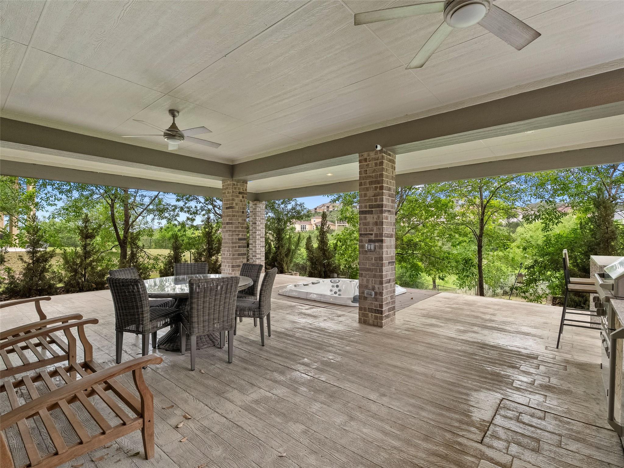 Image 32 of 40 For 18003 Resort Vw