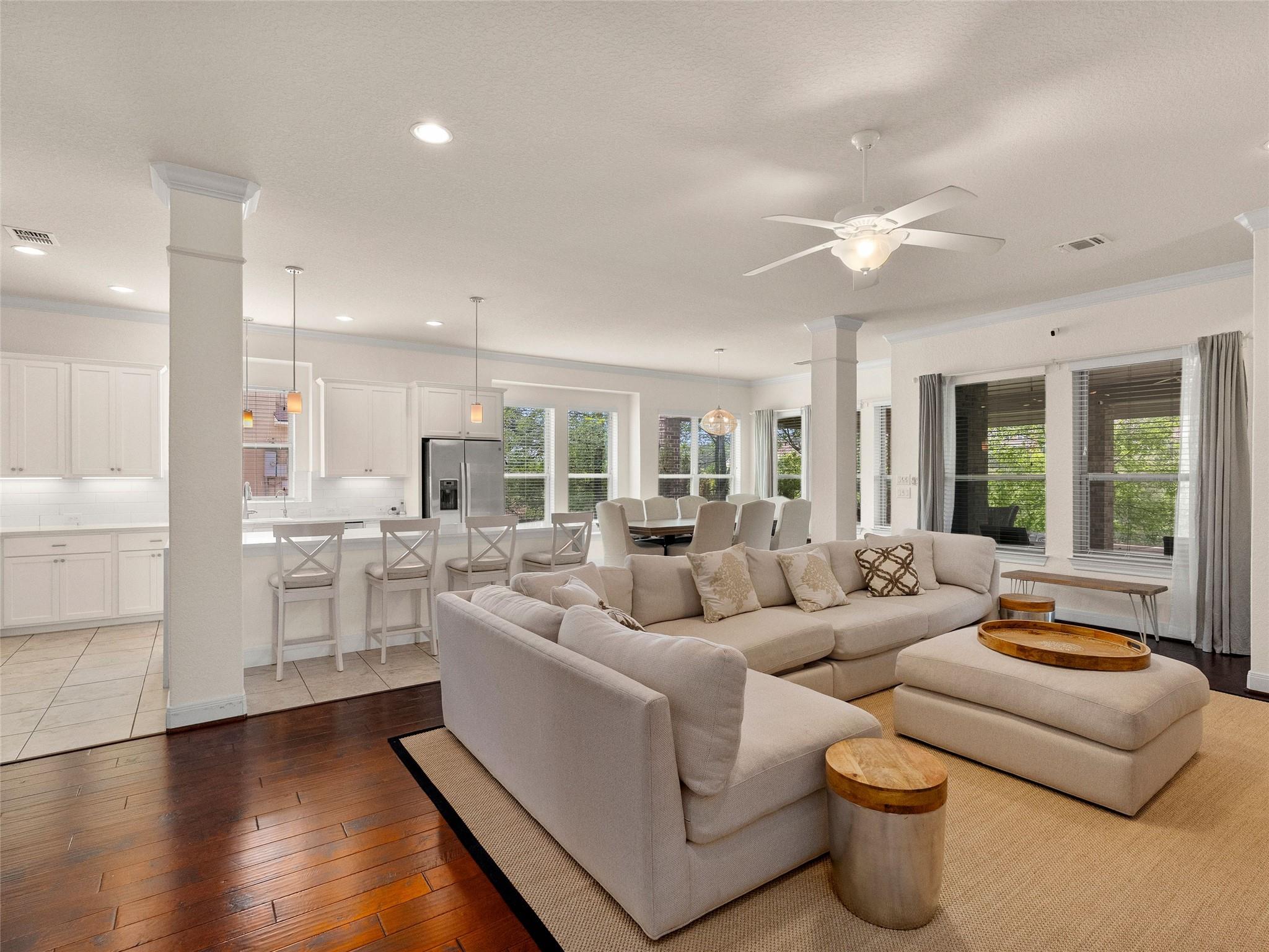 Image 8 of 40 For 18003 Resort Vw