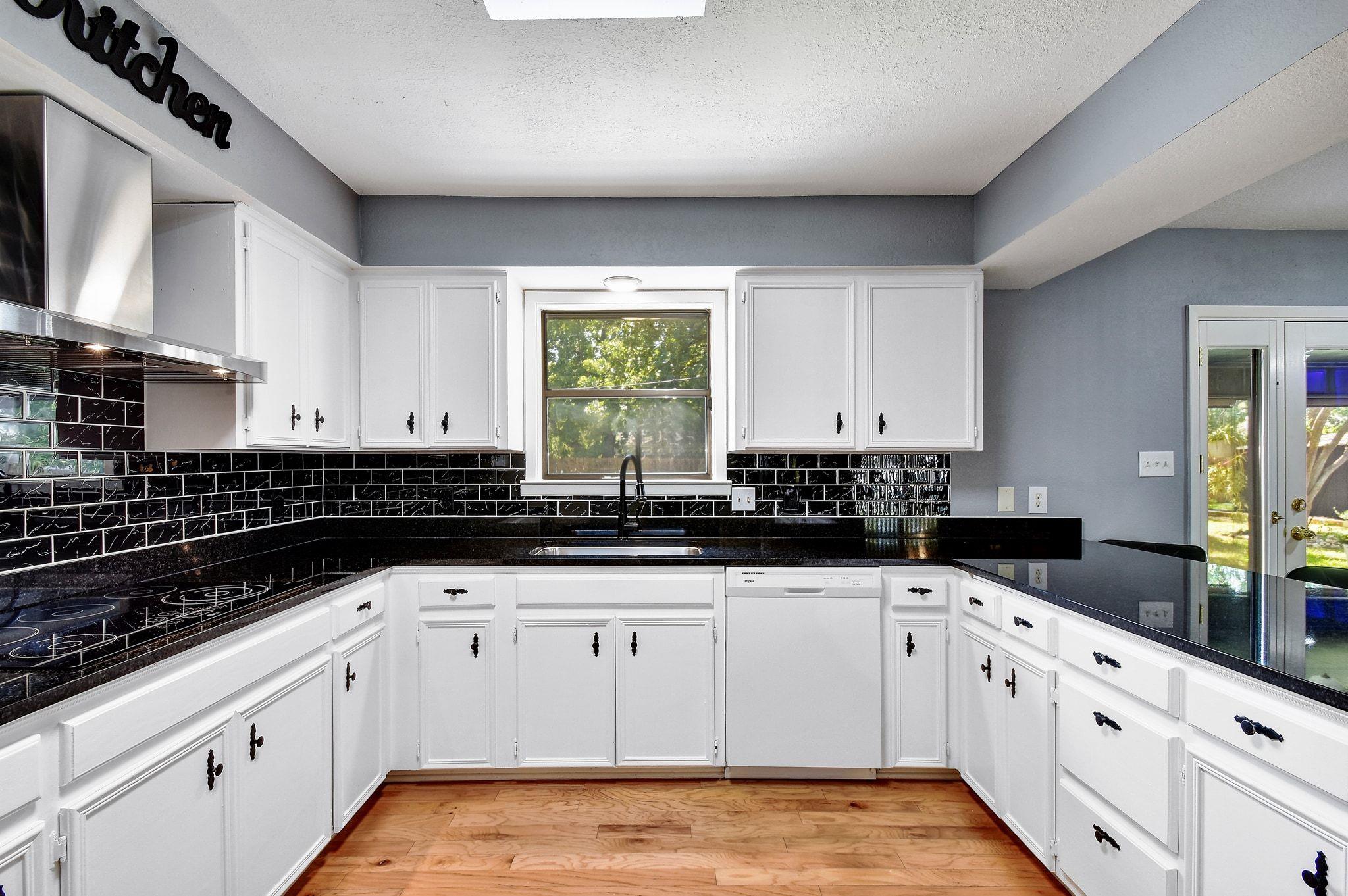 Image 11 of 34 For 1107 Gardenia Dr