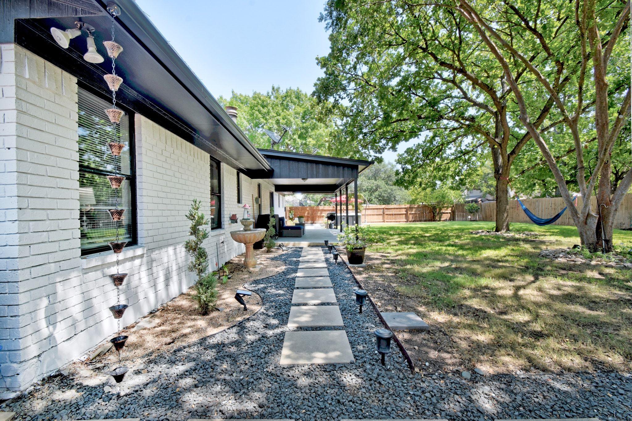 Image 29 of 34 For 1107 Gardenia Dr