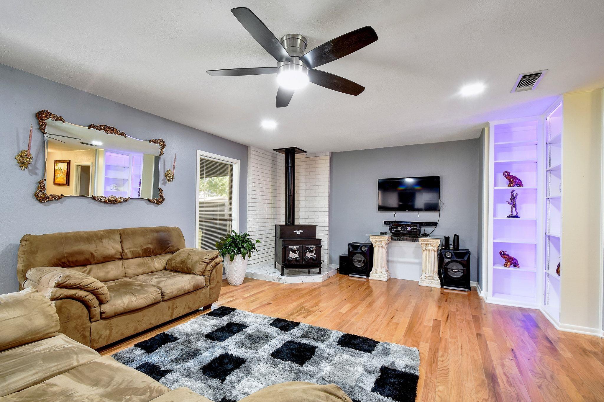 Image 5 of 34 For 1107 Gardenia Dr