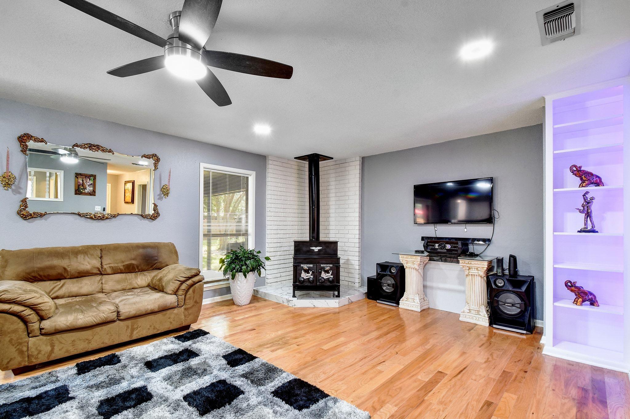 Image 6 of 34 For 1107 Gardenia Dr