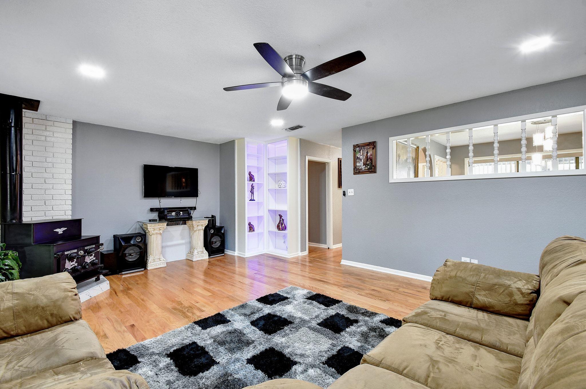 Image 8 of 34 For 1107 Gardenia Dr