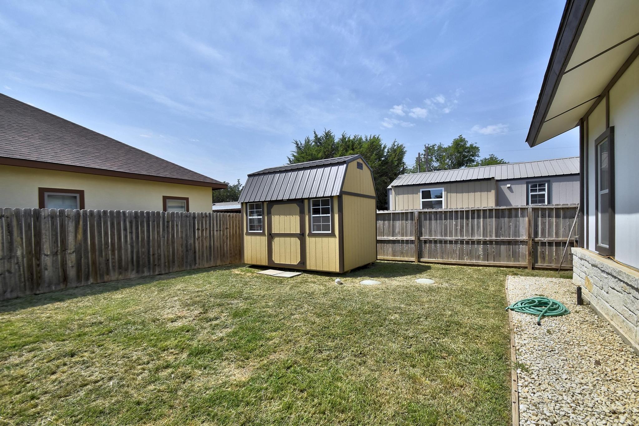 Image 21 of 25 For 472 Mountain View Dr Dr