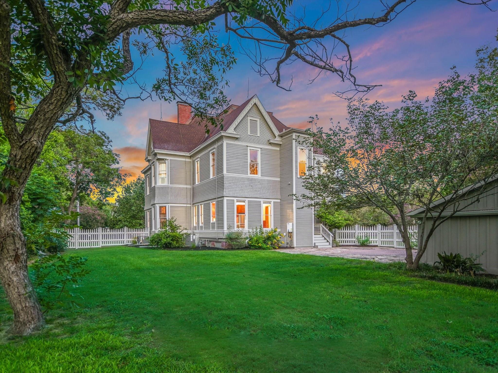 Image 34 of 37 For 1402 Church St