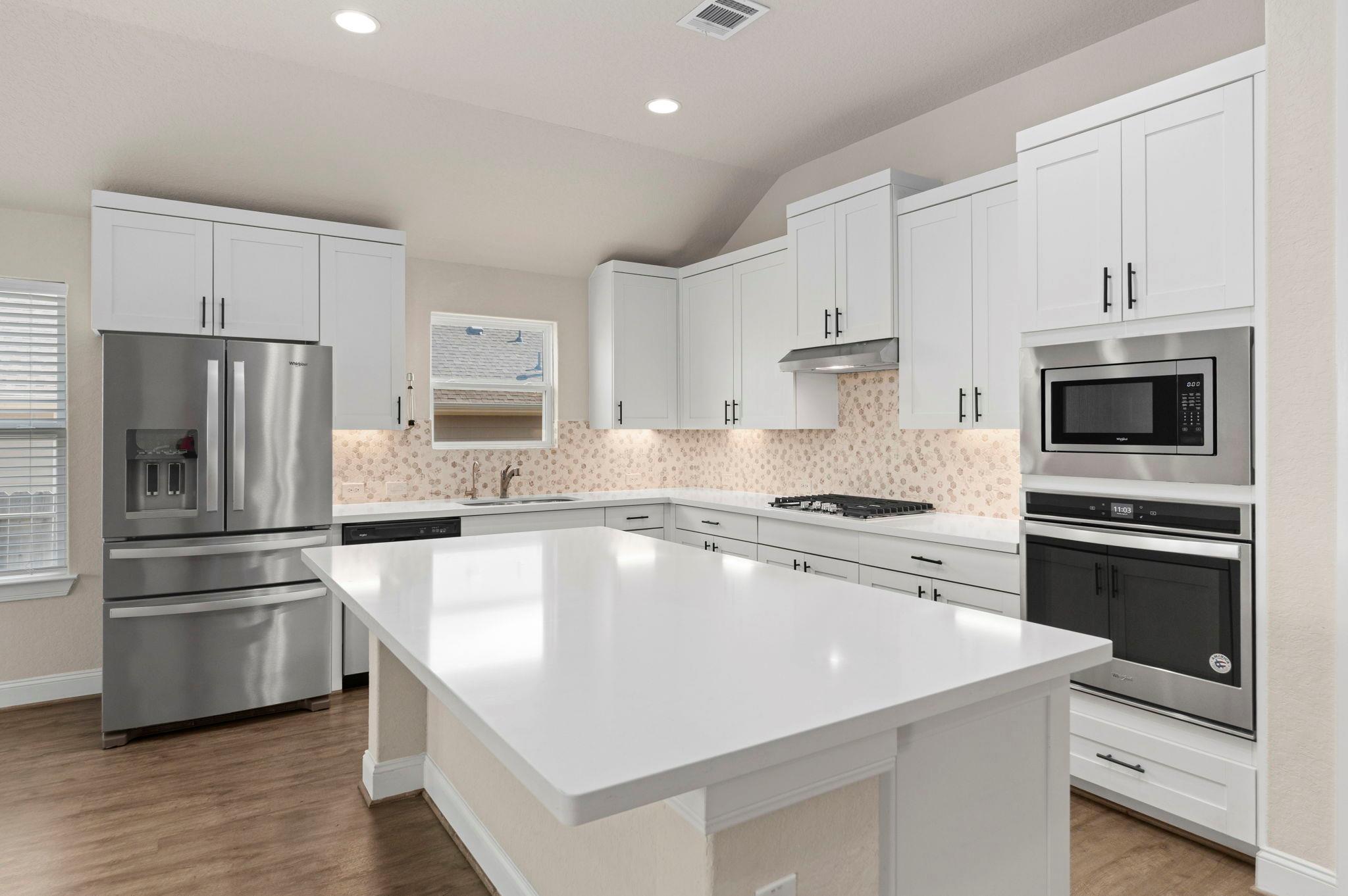 Image 12 of 33 For 6533 Crockett Cv