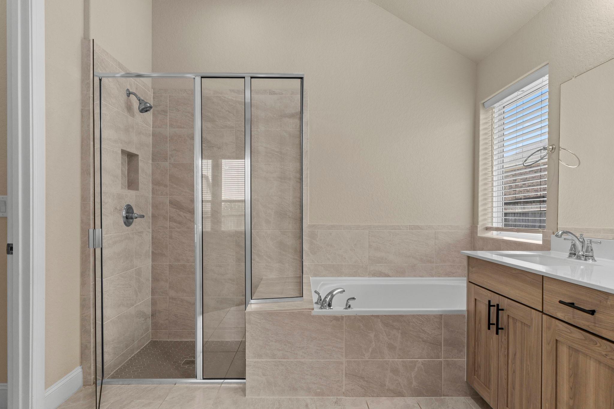 Image 24 of 33 For 6533 Crockett Cv