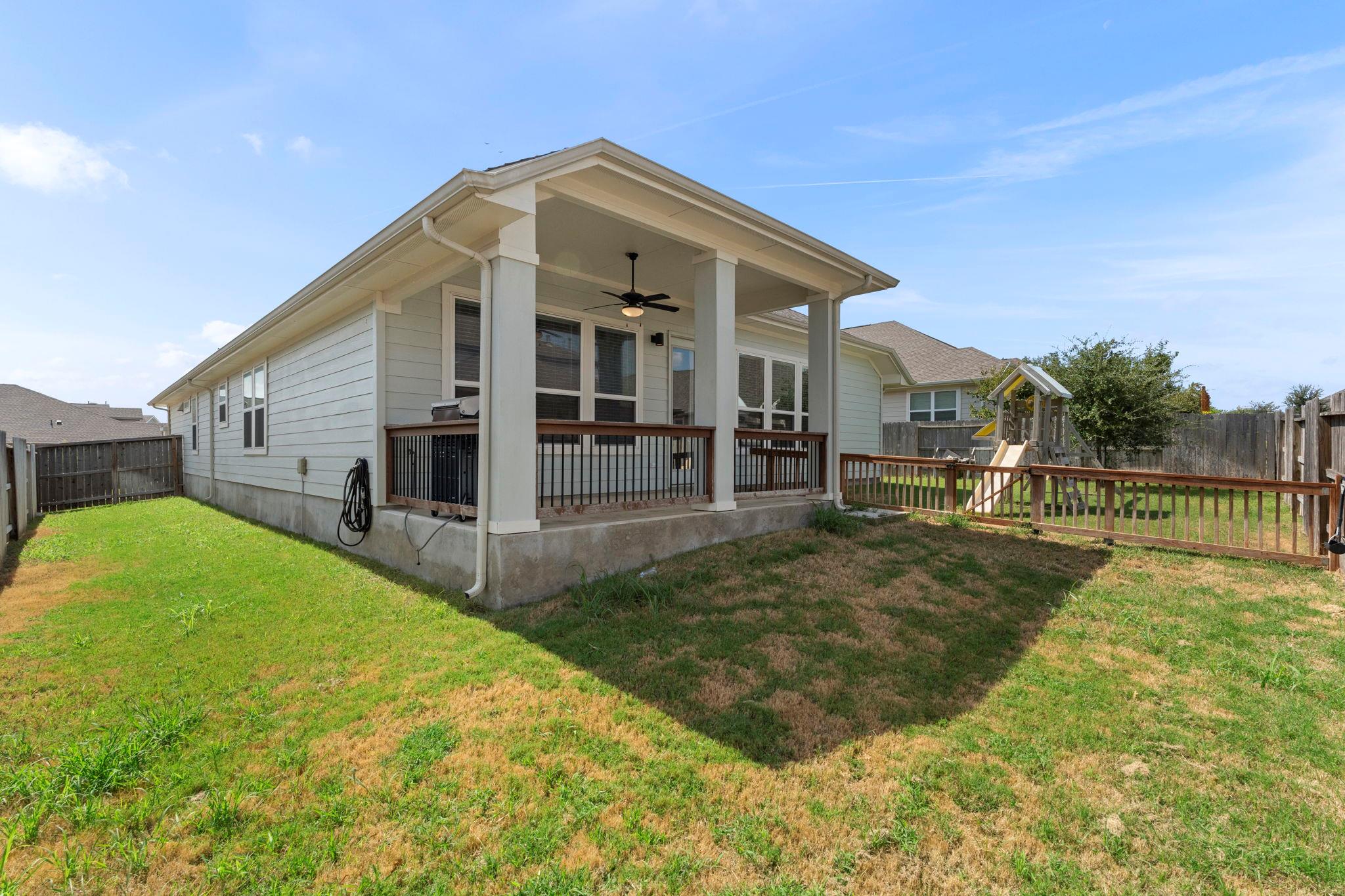 Image 31 of 33 For 6533 Crockett Cv