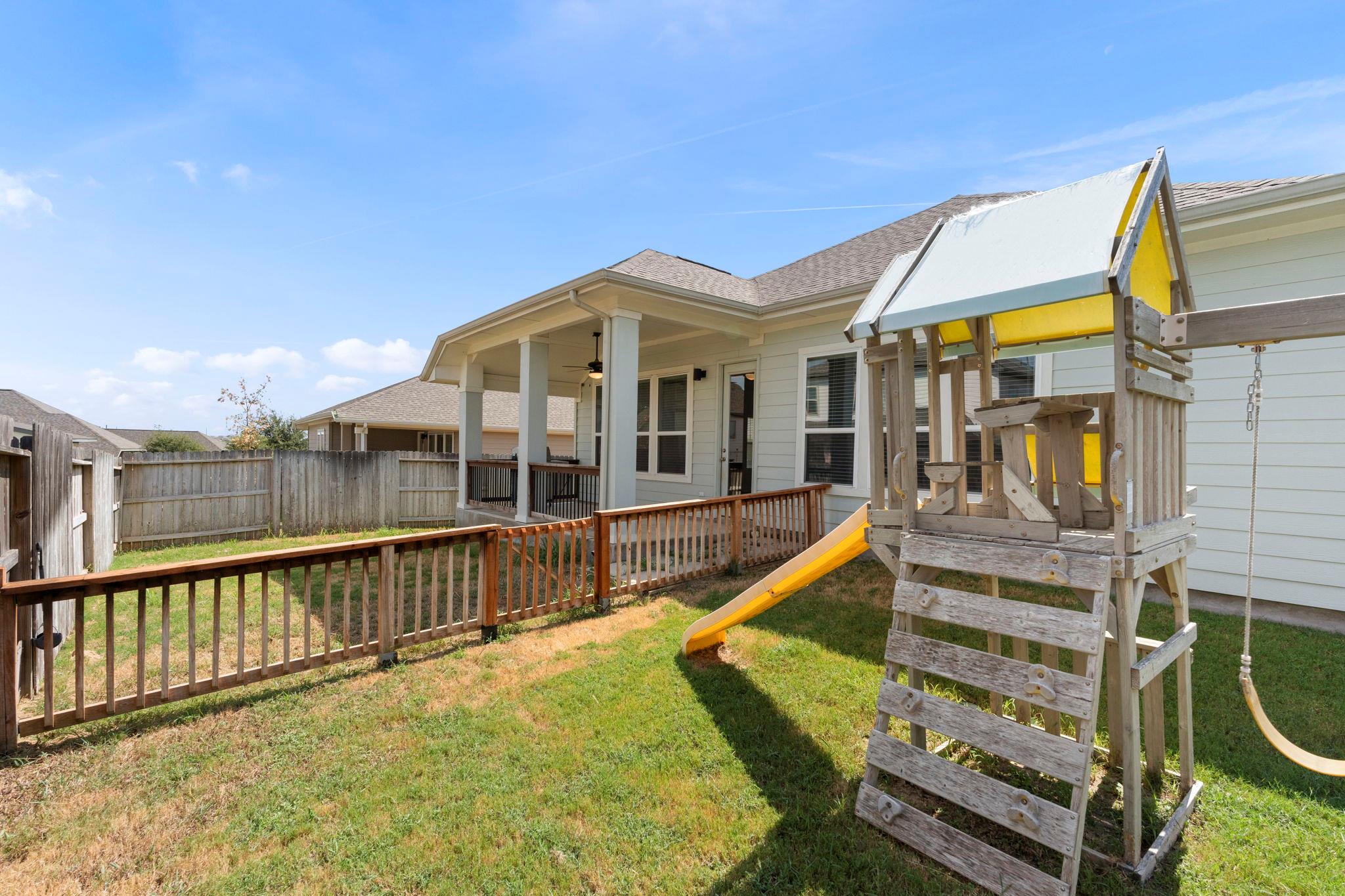 Image 32 of 33 For 6533 Crockett Cv