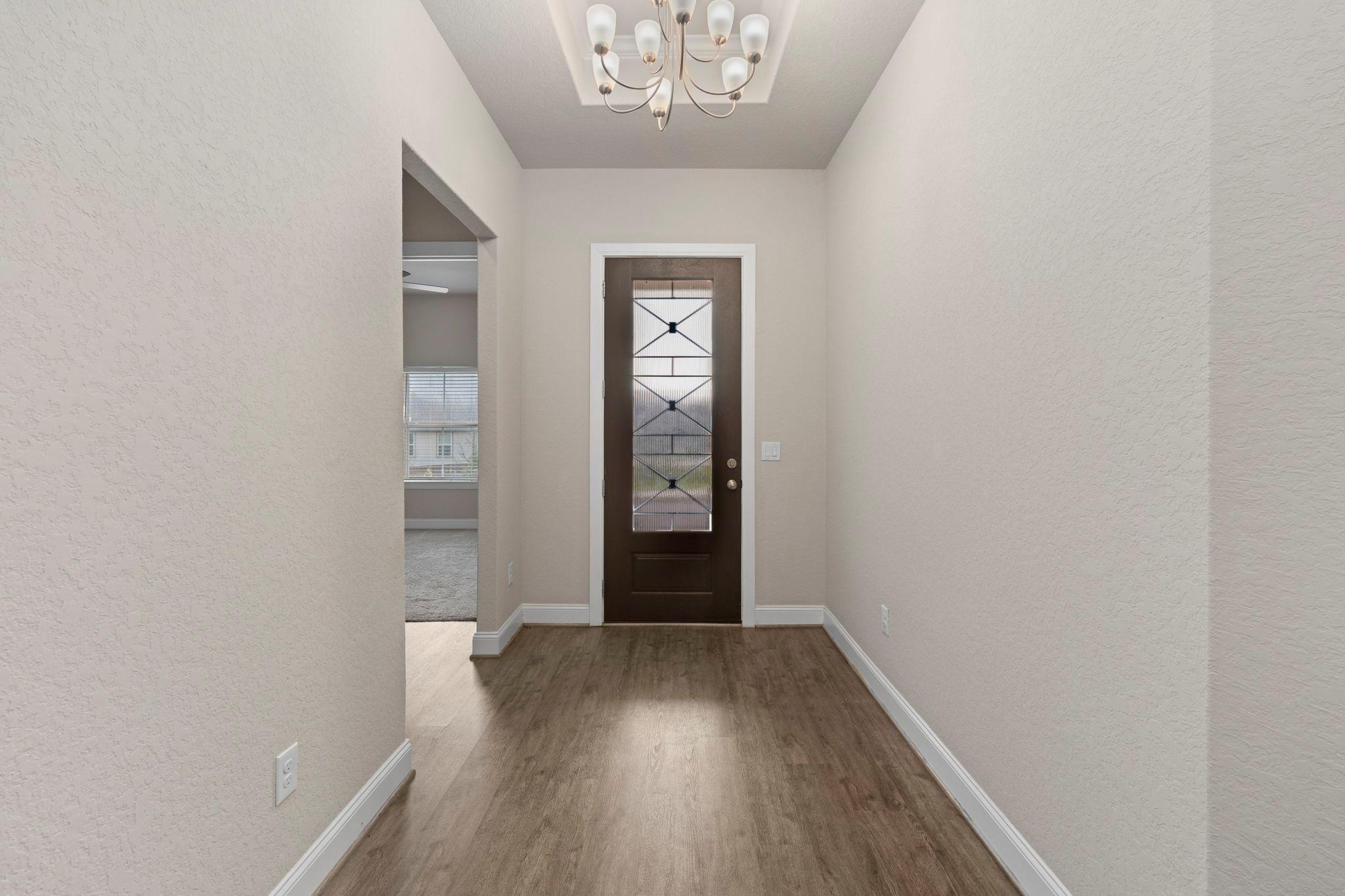 Image 4 of 33 For 6533 Crockett Cv