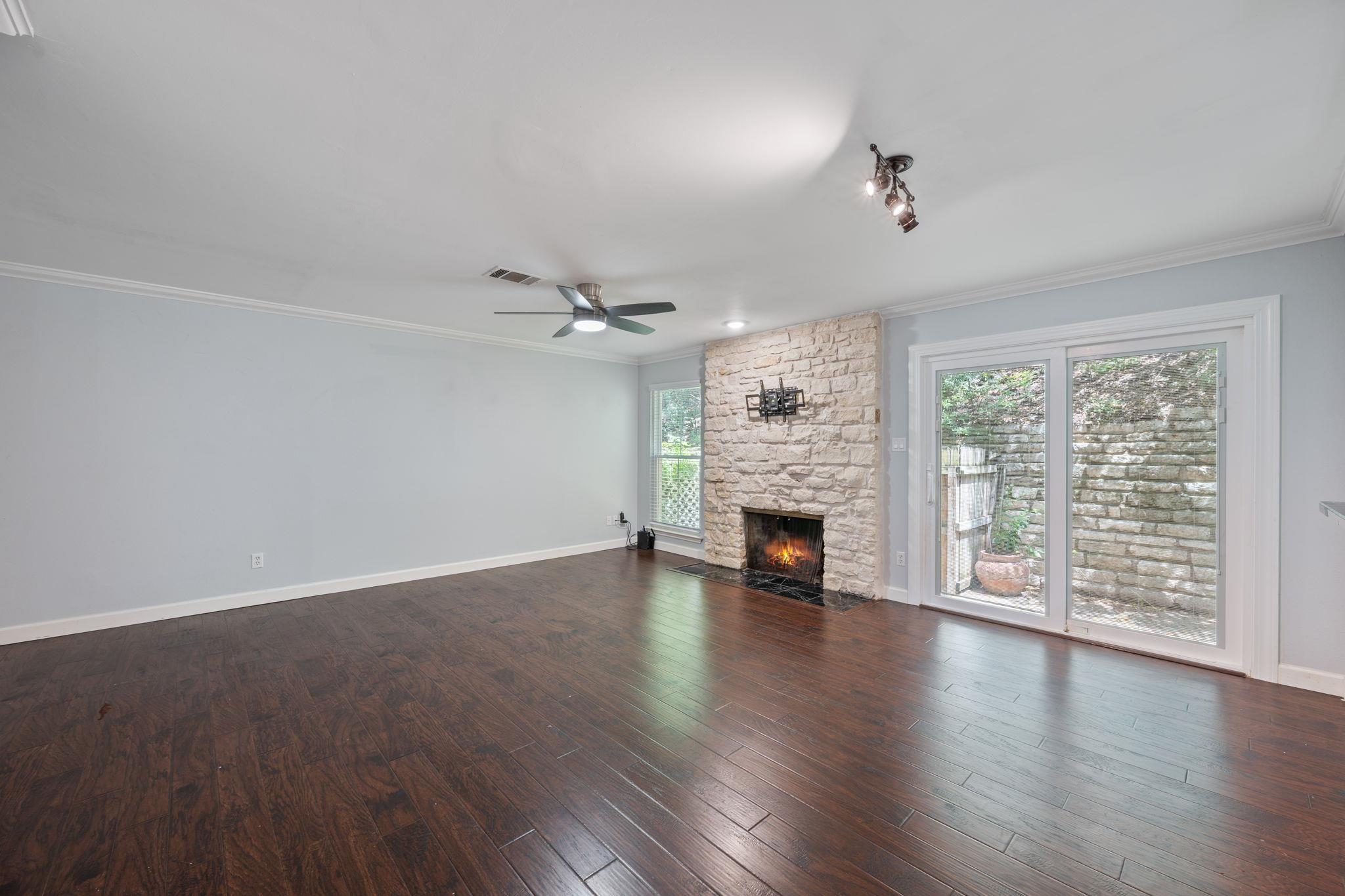 Image 10 of 33 For 6727 Old Quarry Ln