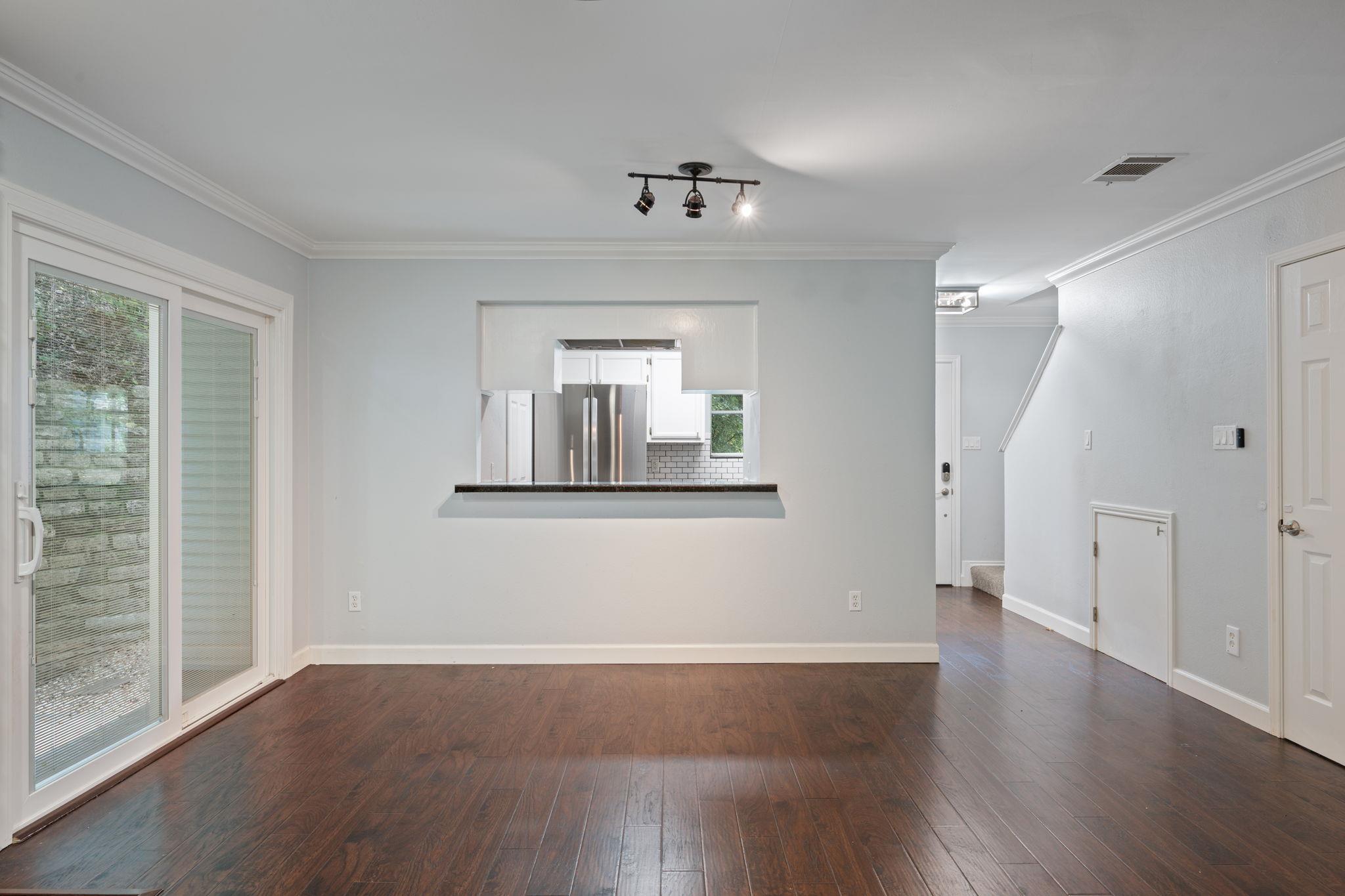 Image 11 of 33 For 6727 Old Quarry Ln