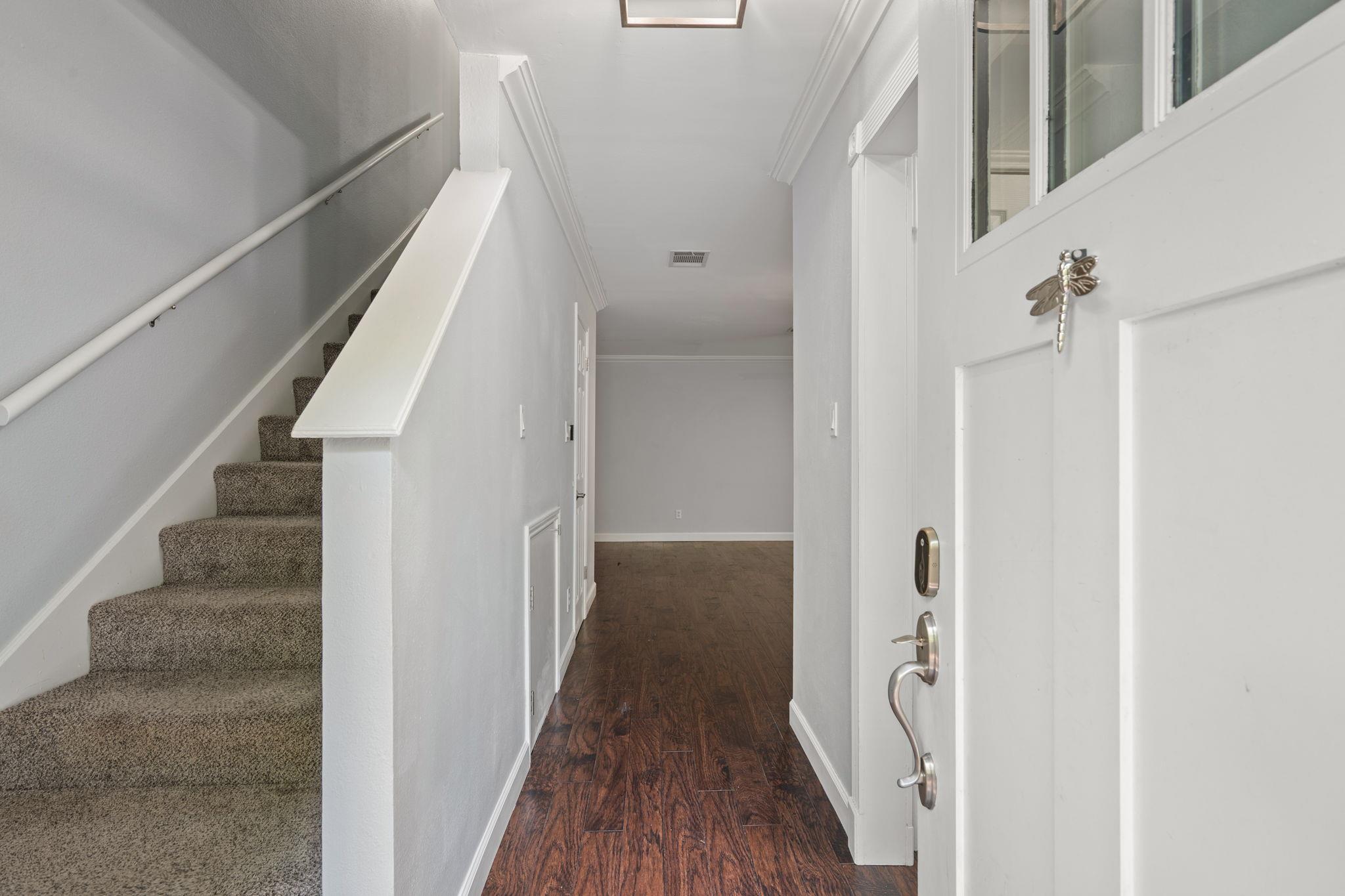 Image 4 of 33 For 6727 Old Quarry Ln