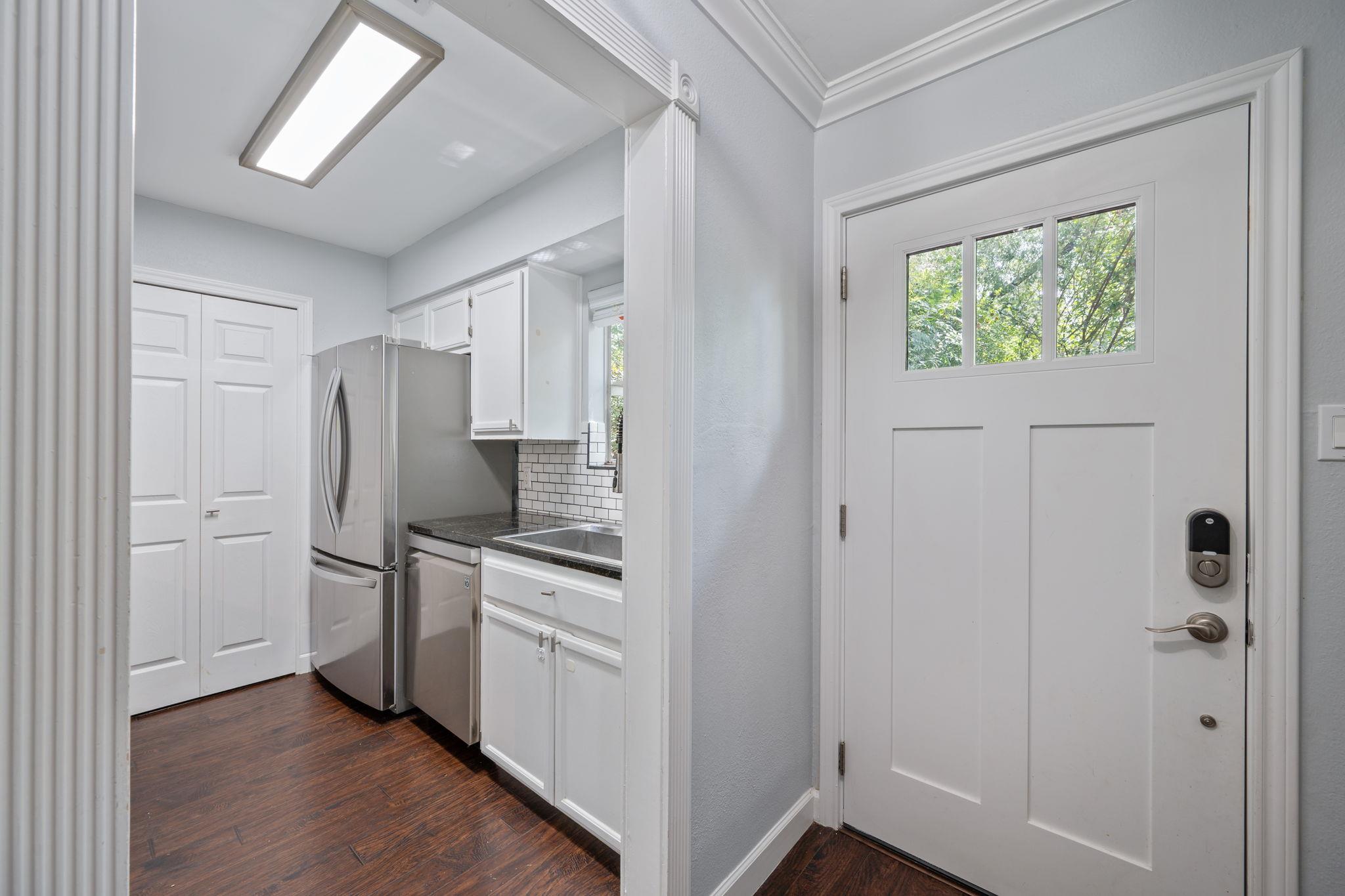 Image 5 of 33 For 6727 Old Quarry Ln