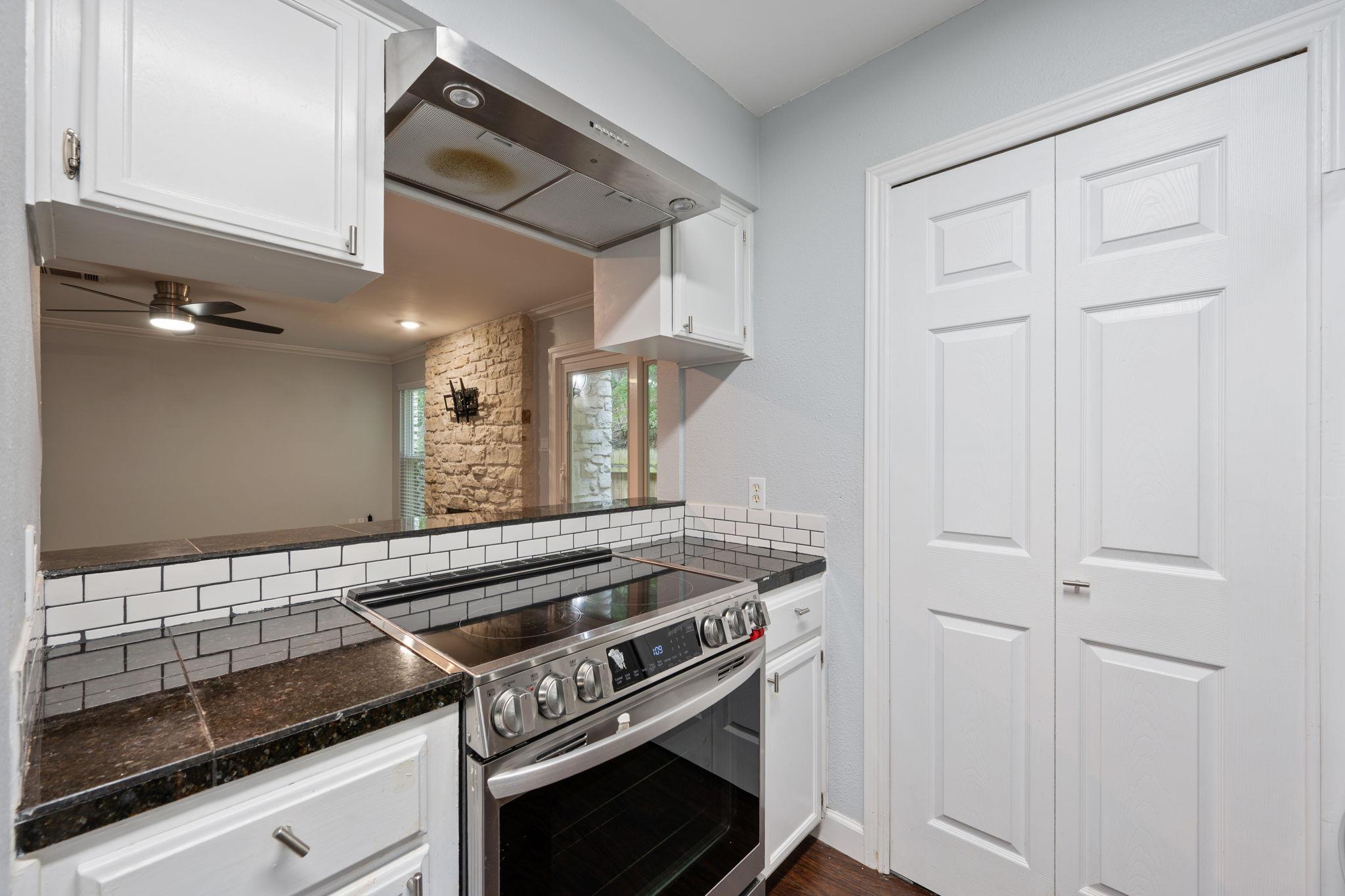 Image 8 of 33 For 6727 Old Quarry Ln