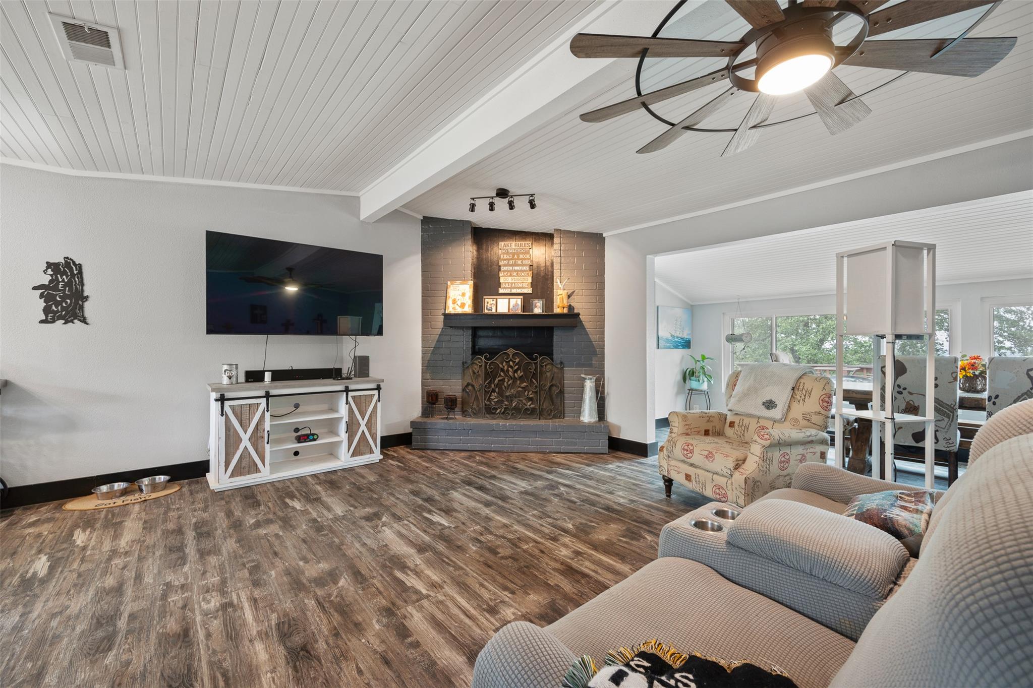 Image 6 of 34 For 1215 Amanda Dr