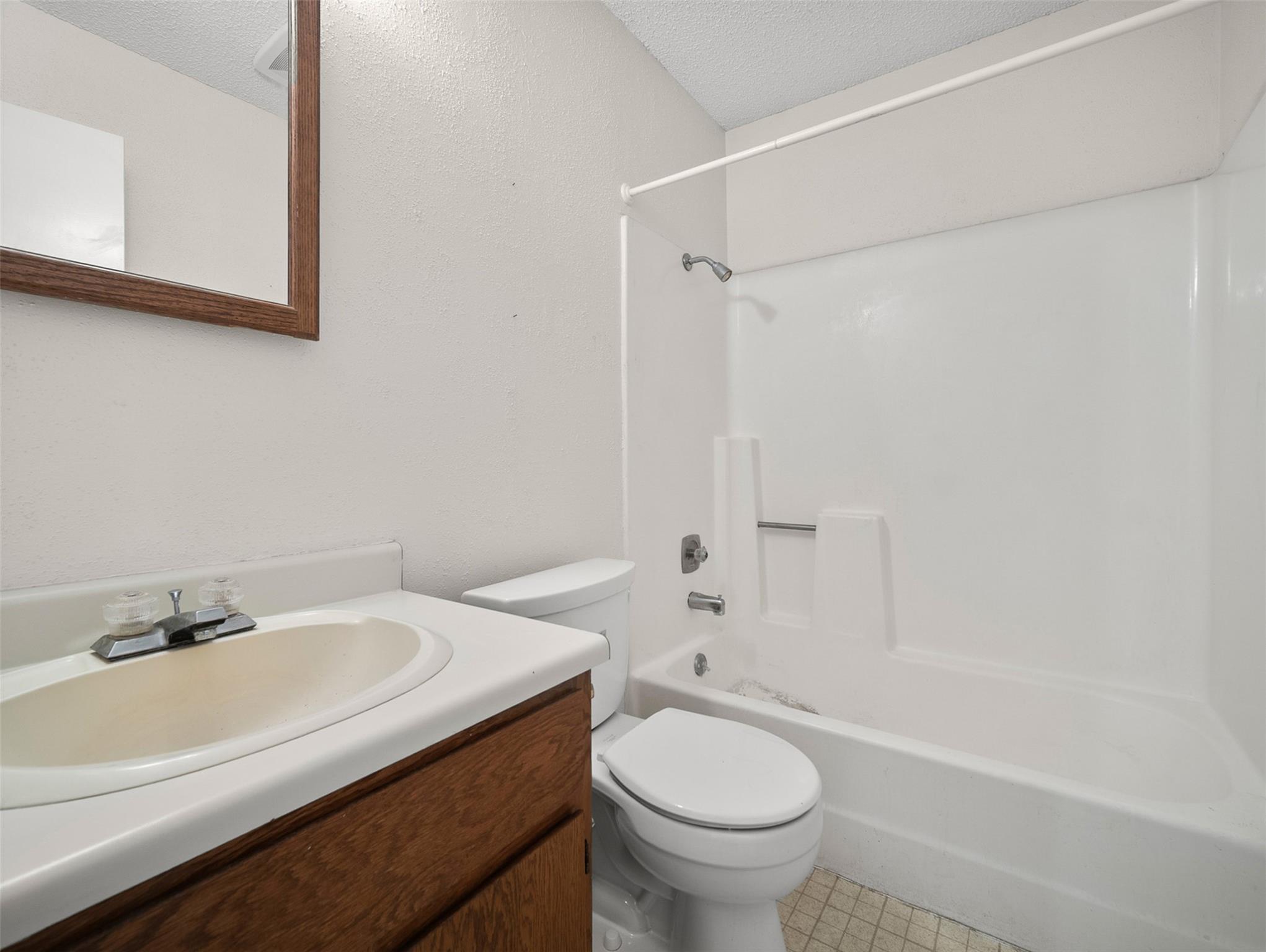 Image 9 of 24 For 3600 Stoney Meadow St