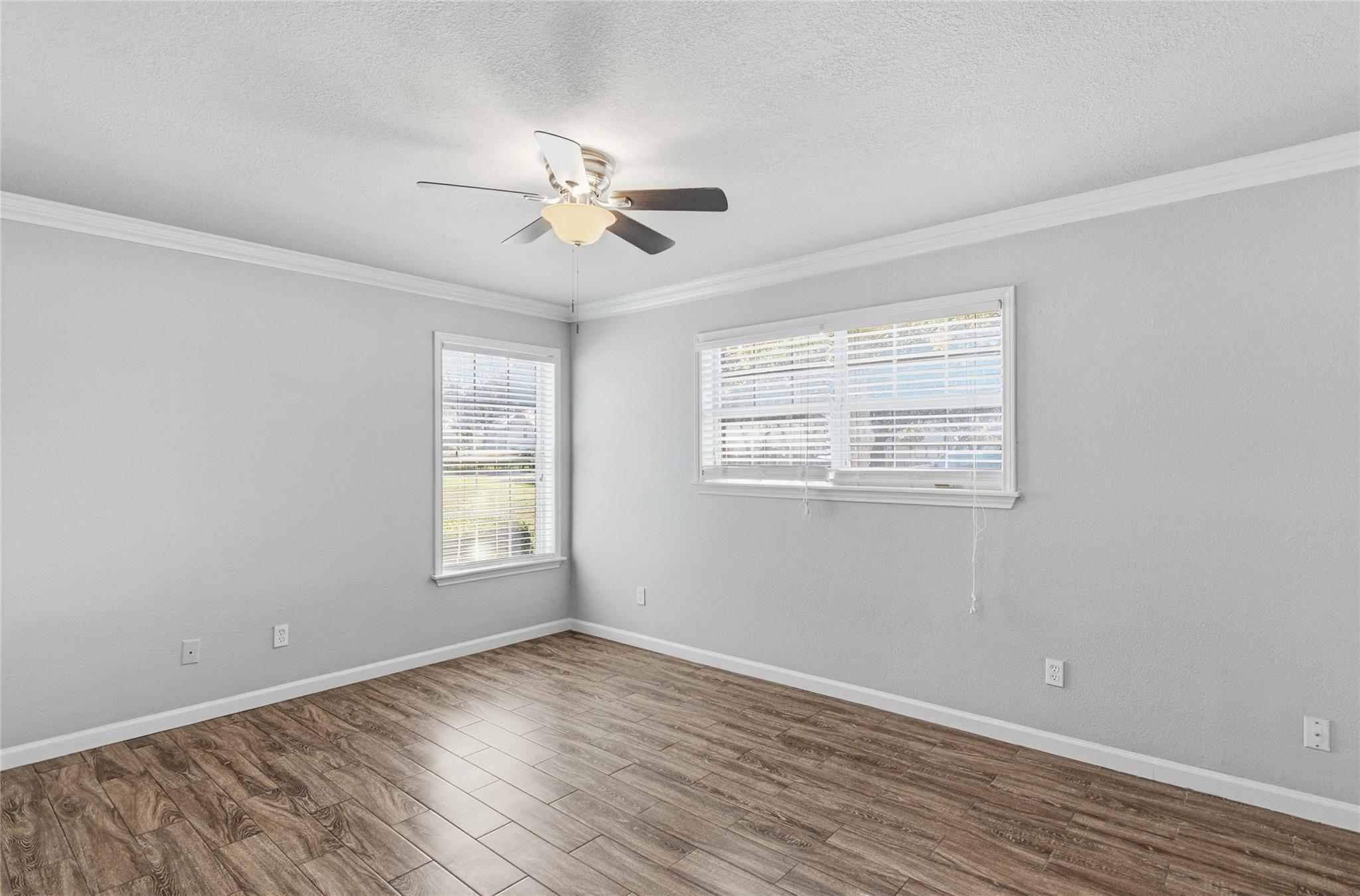 Image 19 of 37 For 163 Lakeside Dr