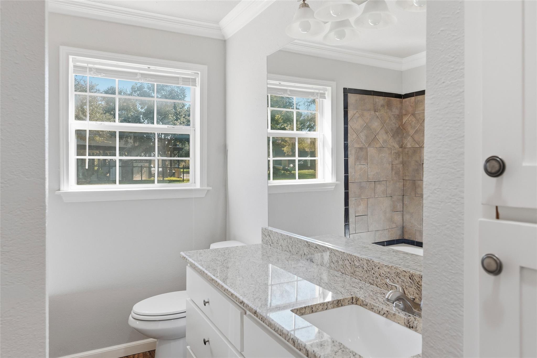 Image 22 of 37 For 163 Lakeside Dr