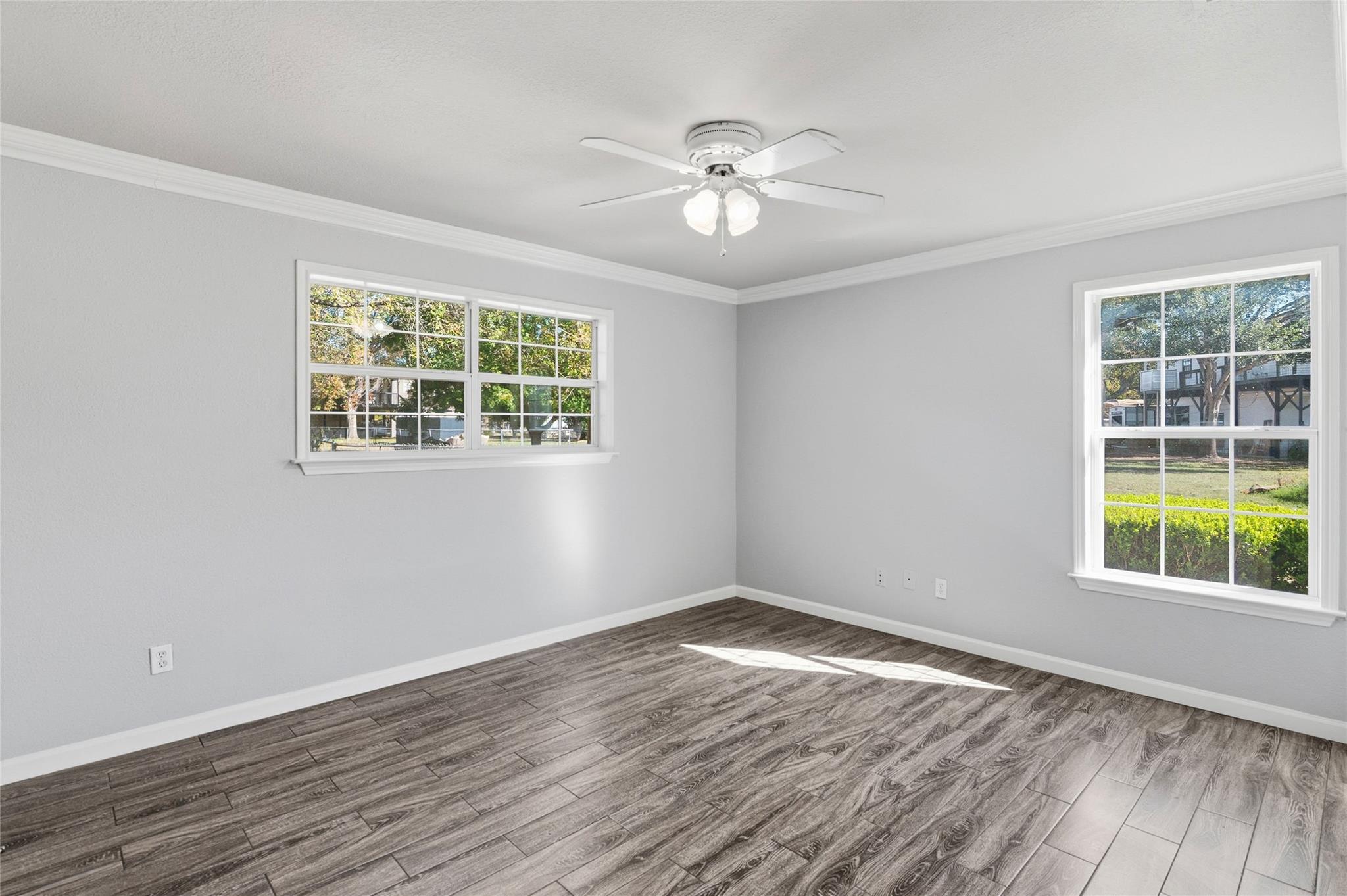 Image 25 of 37 For 163 Lakeside Dr