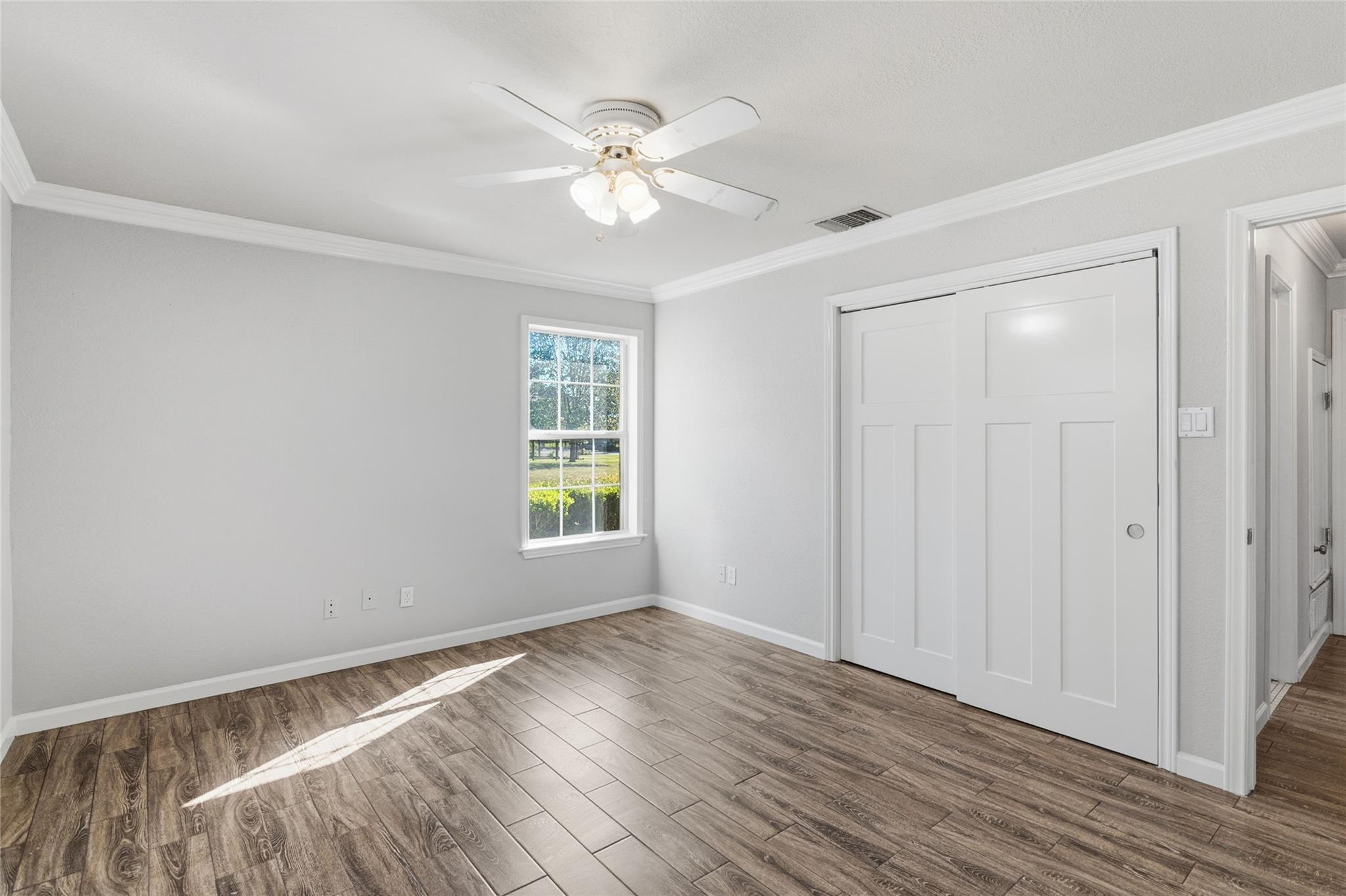 Image 26 of 37 For 163 Lakeside Dr