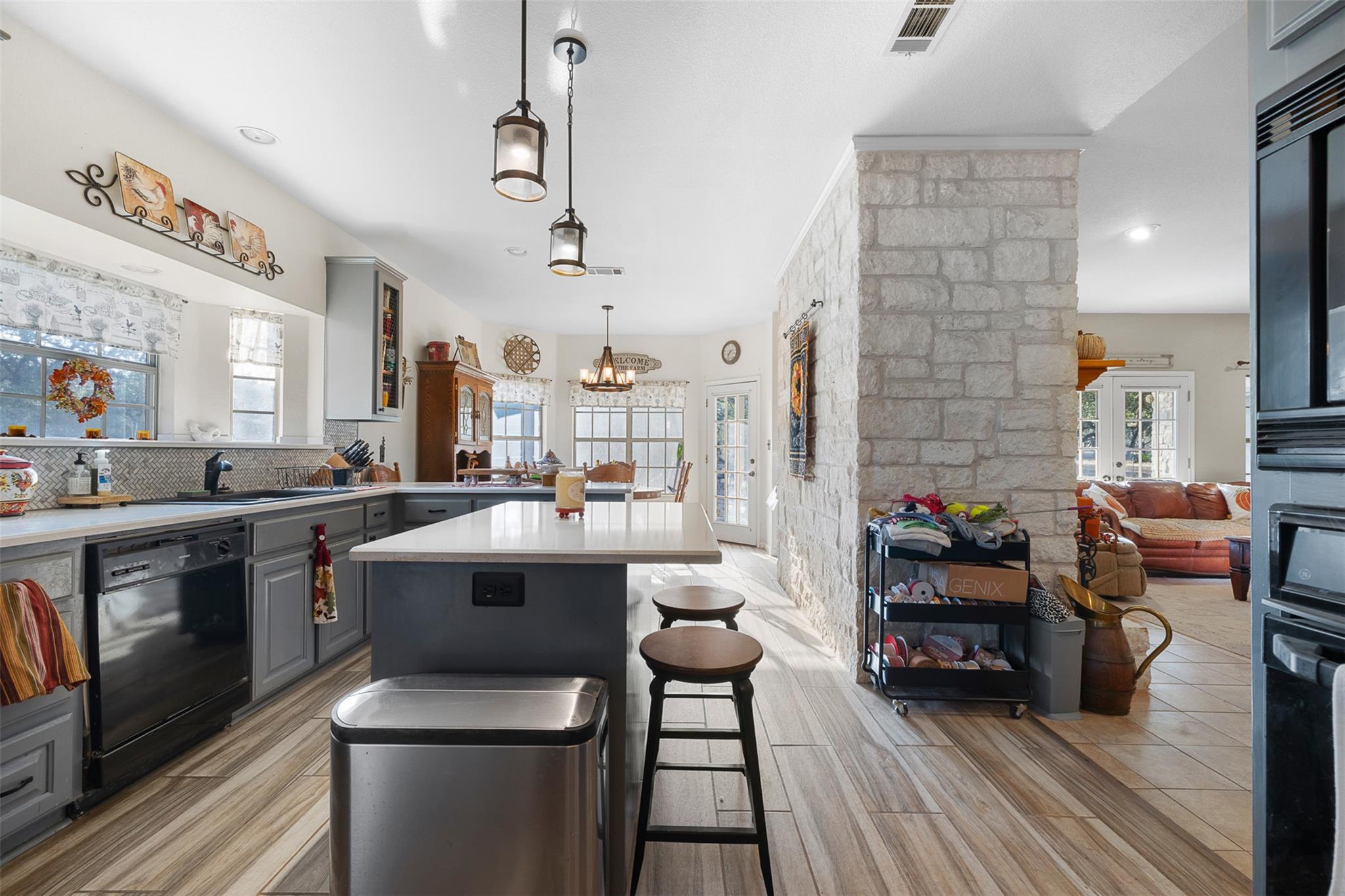 Image 12 of 33 For 3801 Fm 150  