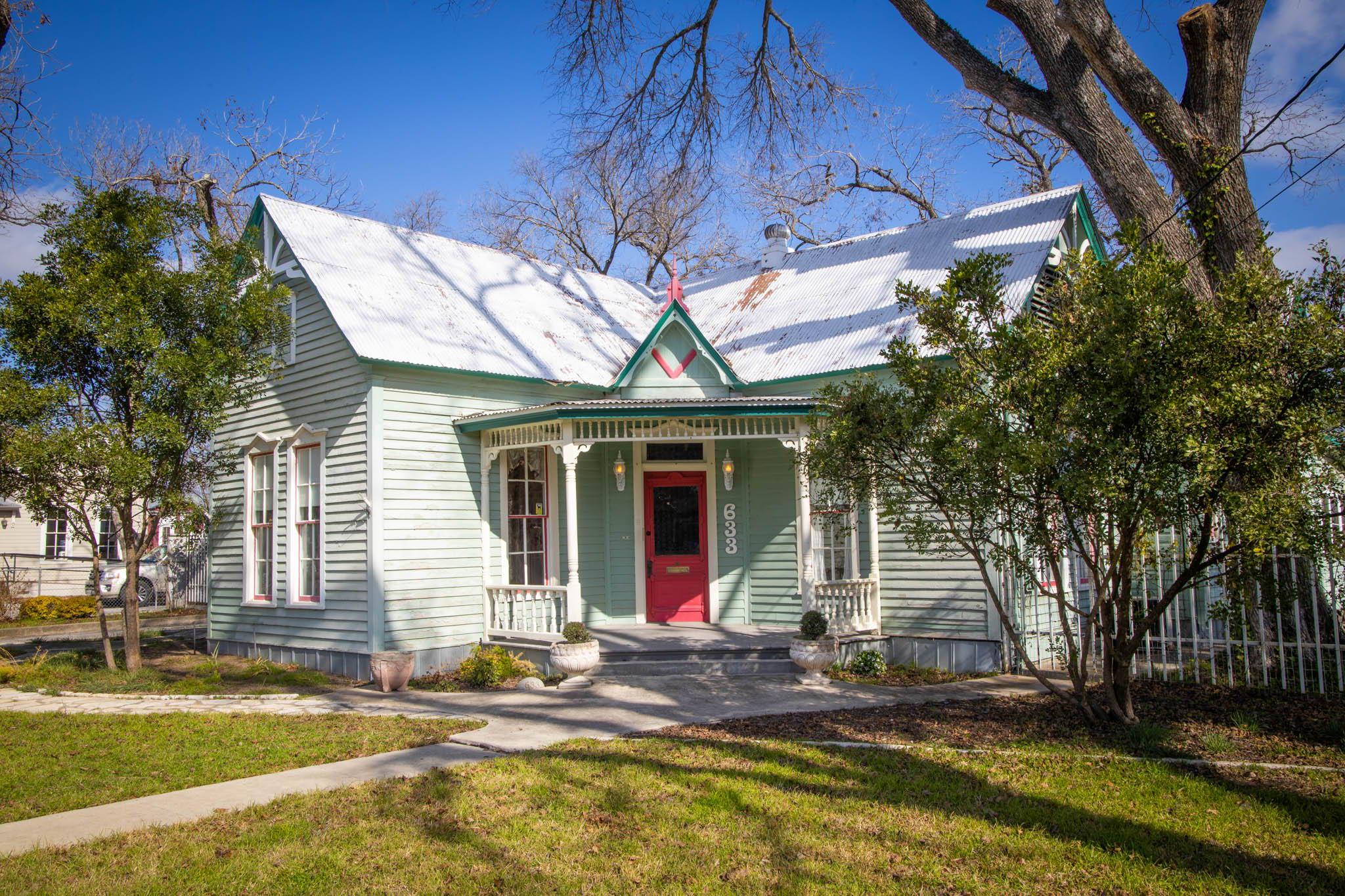 Image 40 of 40 For 633 Castell Ave