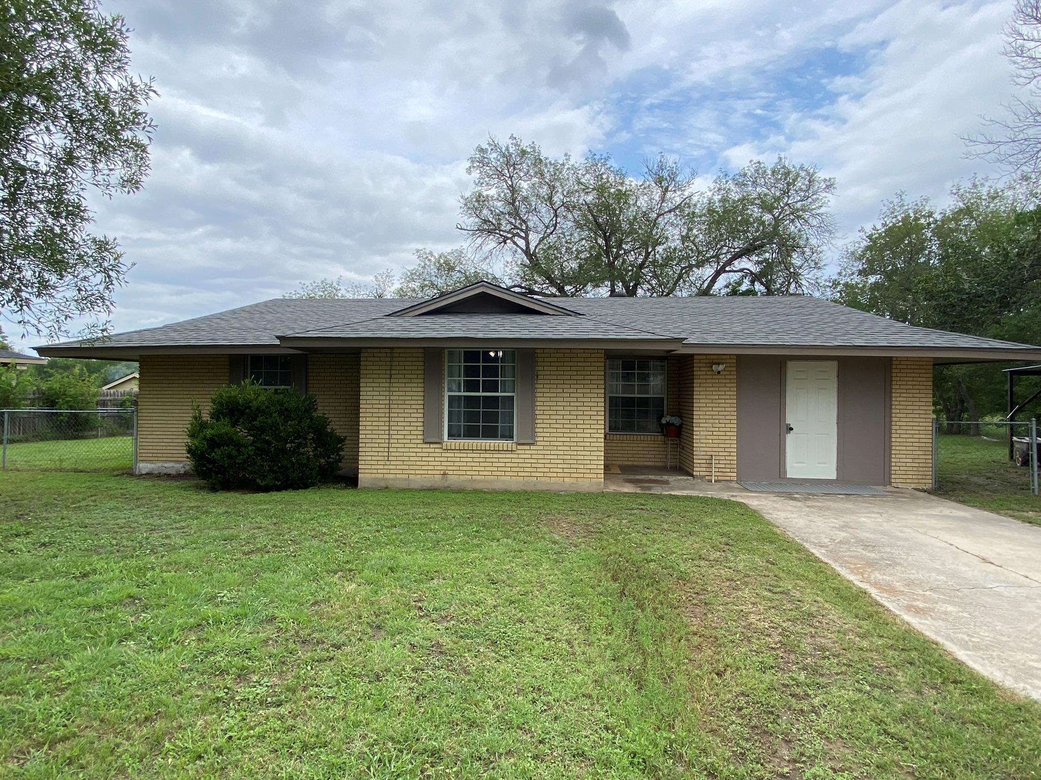 Details for 133 Country Acres Dr, Seguin, TX 78155